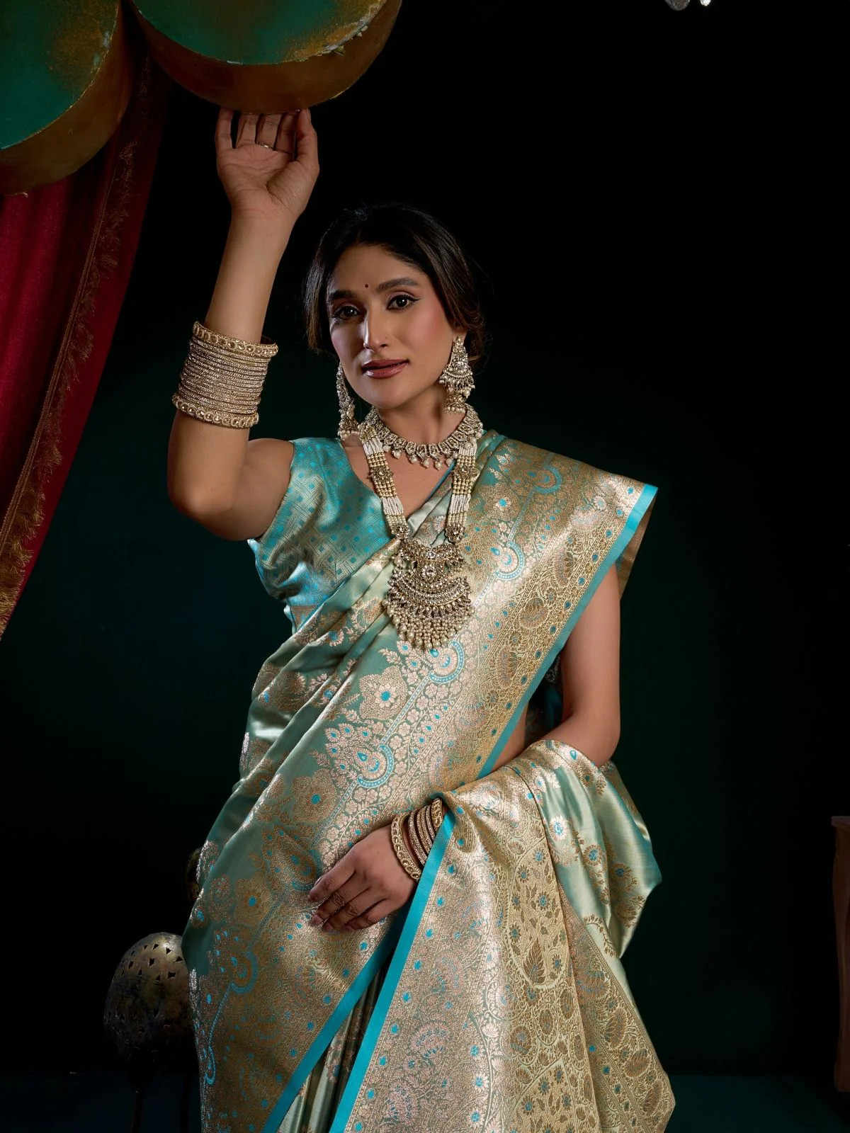 Odette Sky Blue and Gold Silk Blend Woven Saree For Women - Image 5