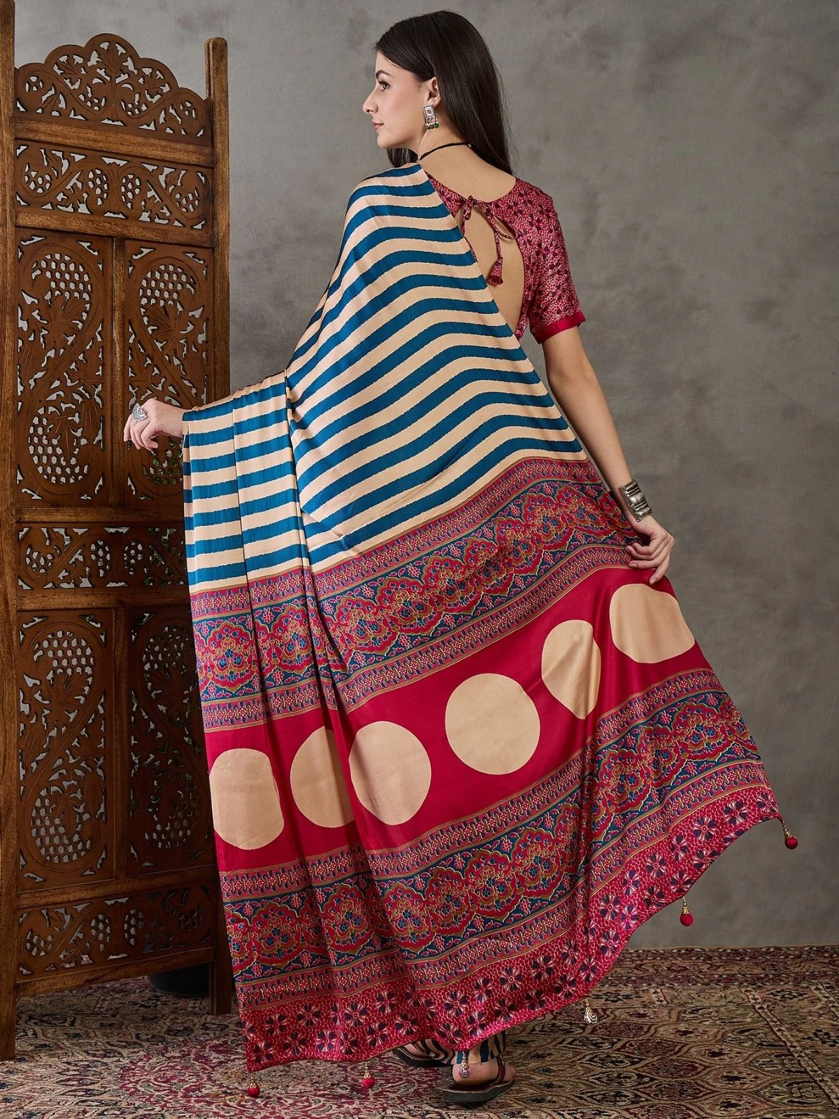 Odette Sky Blue And White Silk Blend Printed Elegant Saree For Women - Image 2