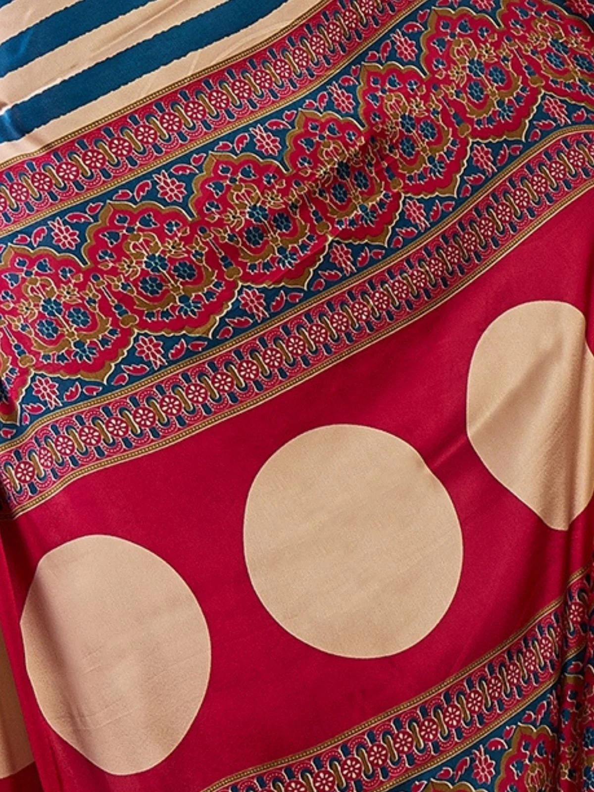 Odette Sky Blue And White Silk Blend Printed Elegant Saree For Women - Image 5