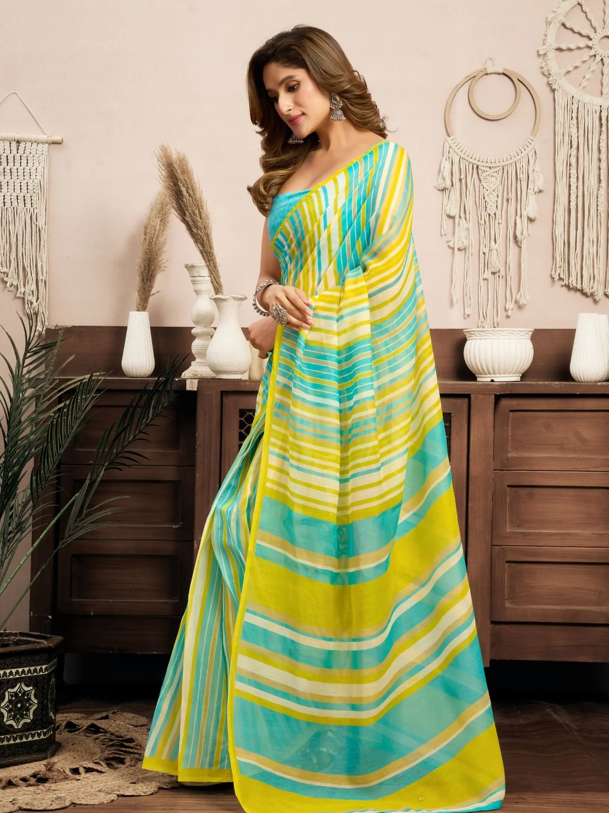 Odette Sky Blue And Yellow Cotton Linen Zari Work Saree For Women - Image 3