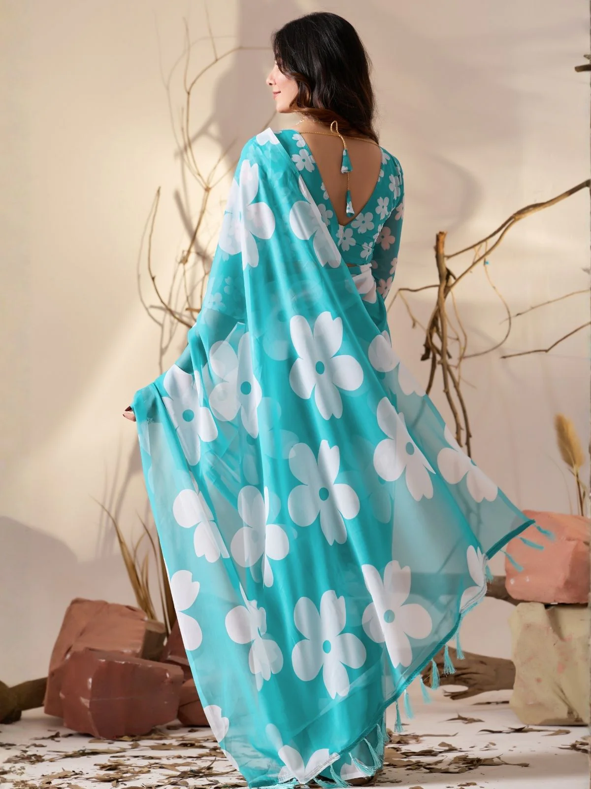 Odette Sky Blue Georgette Printed Saree For Women - Image 4