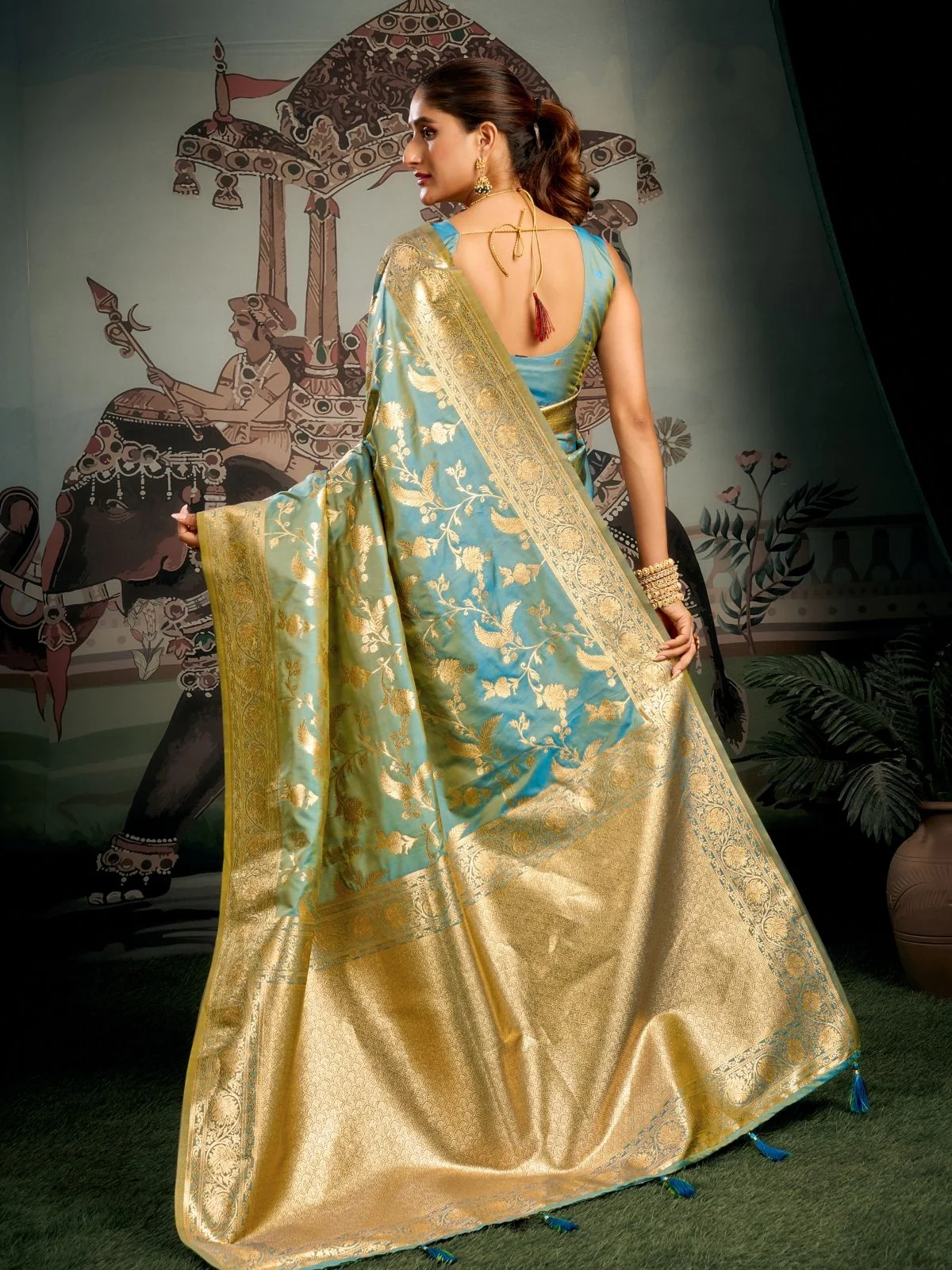 Odette Sky Blue Silk Blend Woven Saree For Women - Image 4