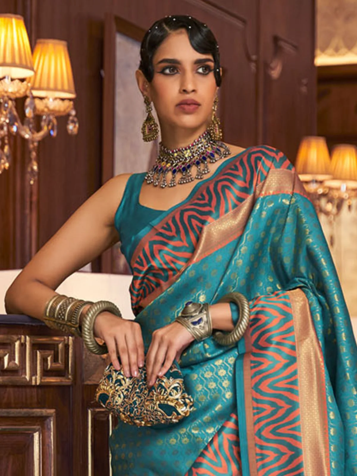 Odette Teal Woven Design Silk Blend Saree With Unstitched Blouse For Women - Image 3