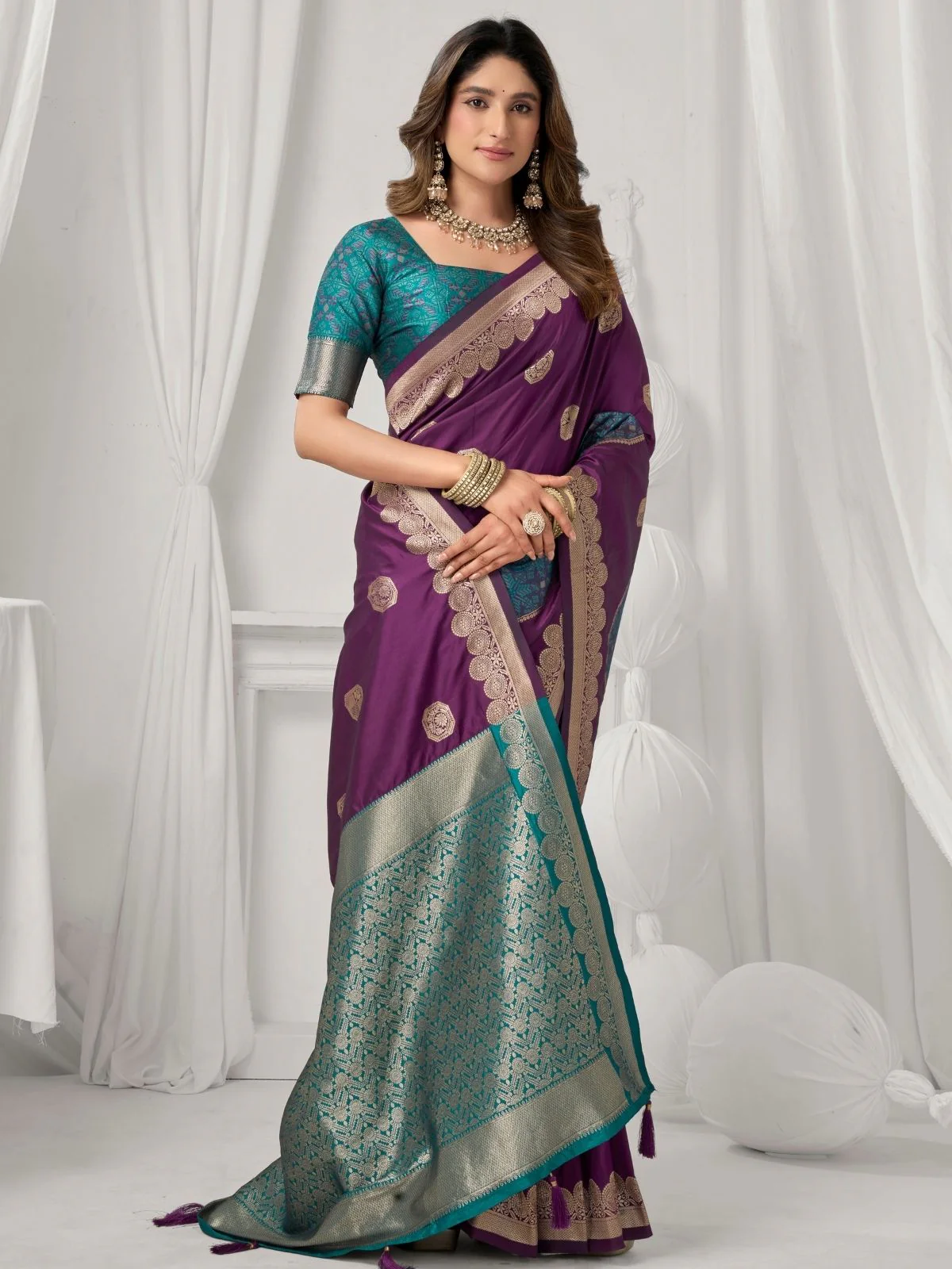 Odette Teal Blue and Wine Silk Blend Woven Saree For Women - Image 2