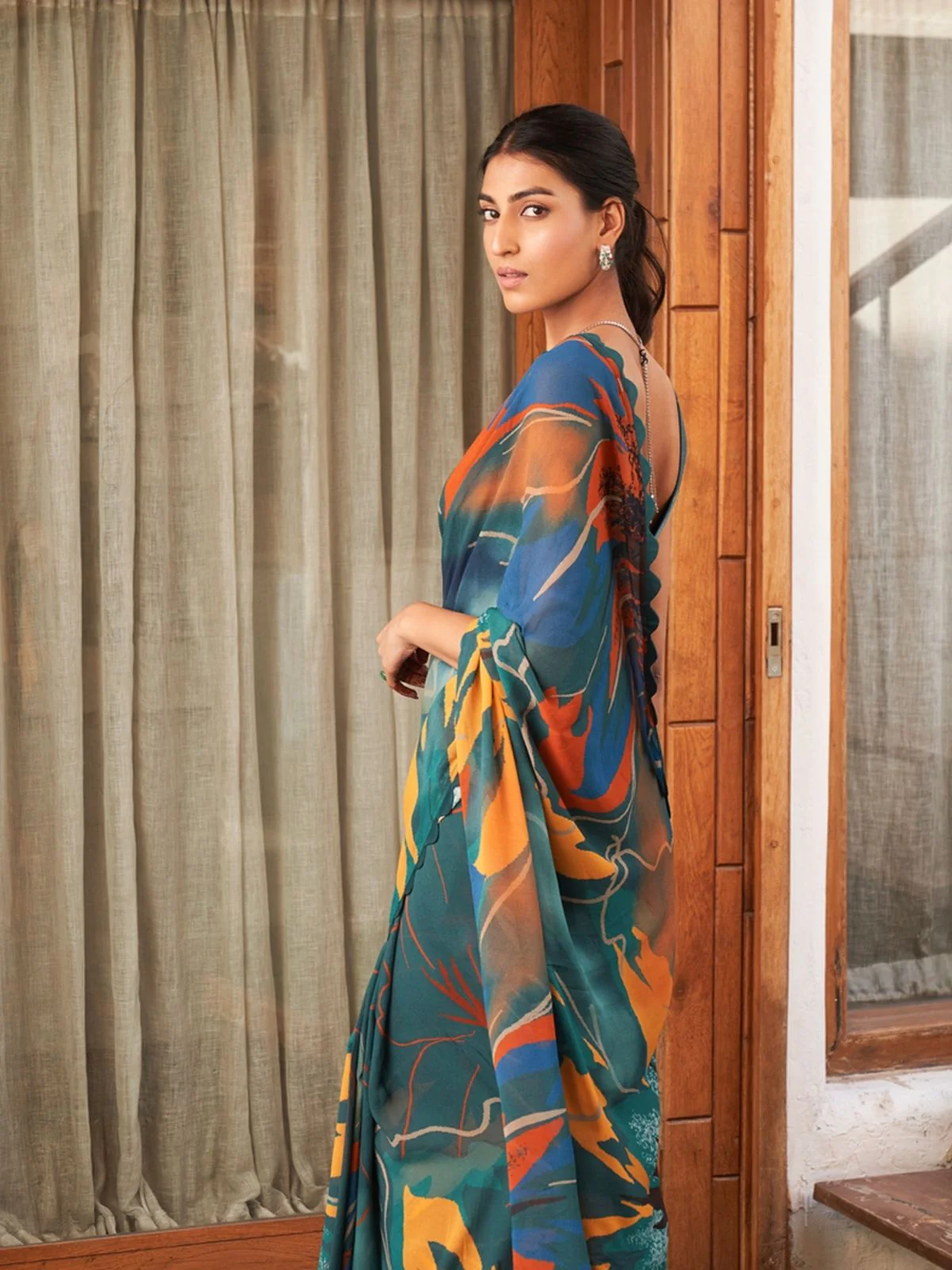 Odette Teal Blue Georgette Printed Saree With Unstitched Blouse For Women - Image 2