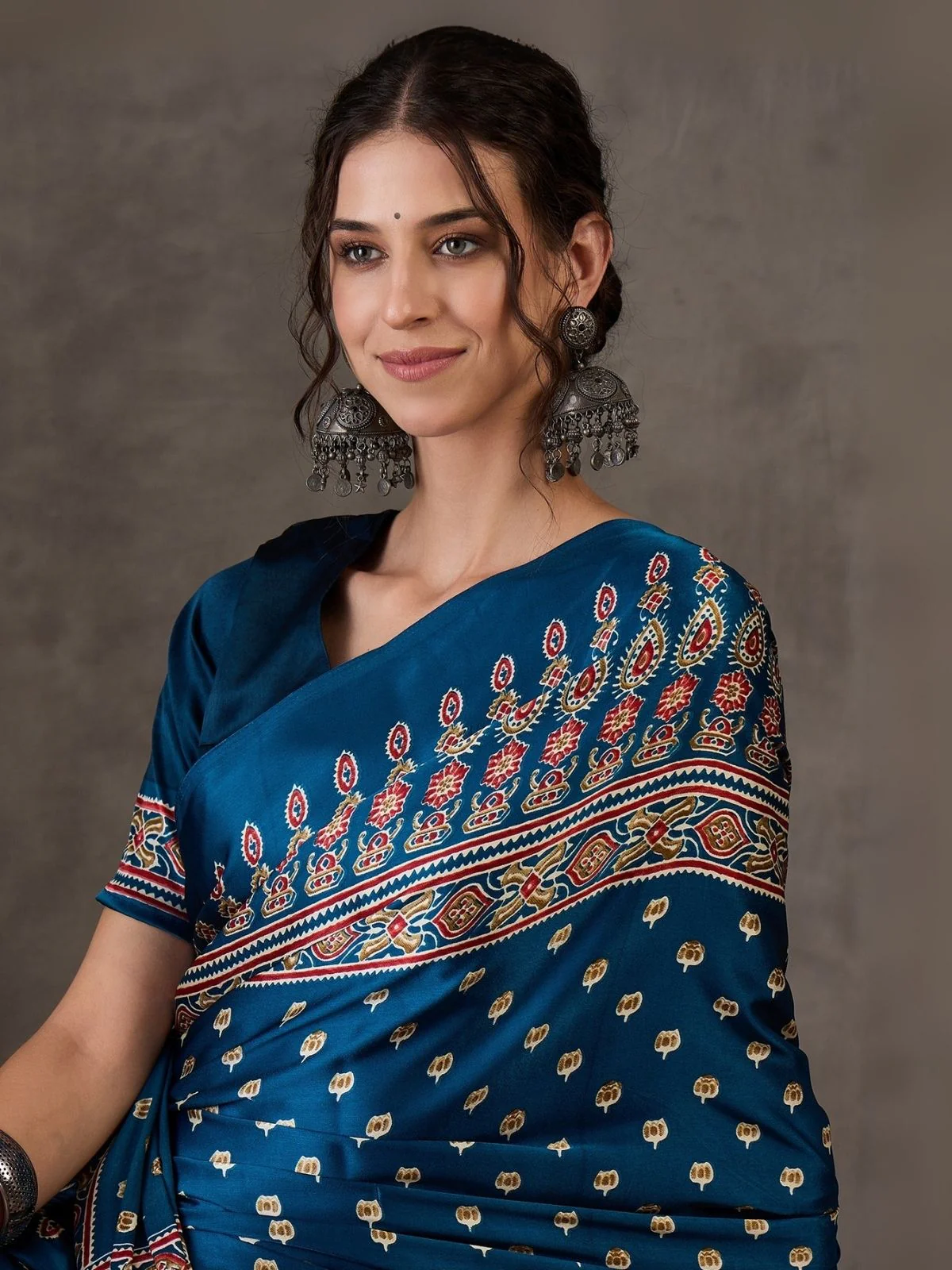 Odette Teal Blue Silk Blend Printed Elegant Saree For Women - Image 4
