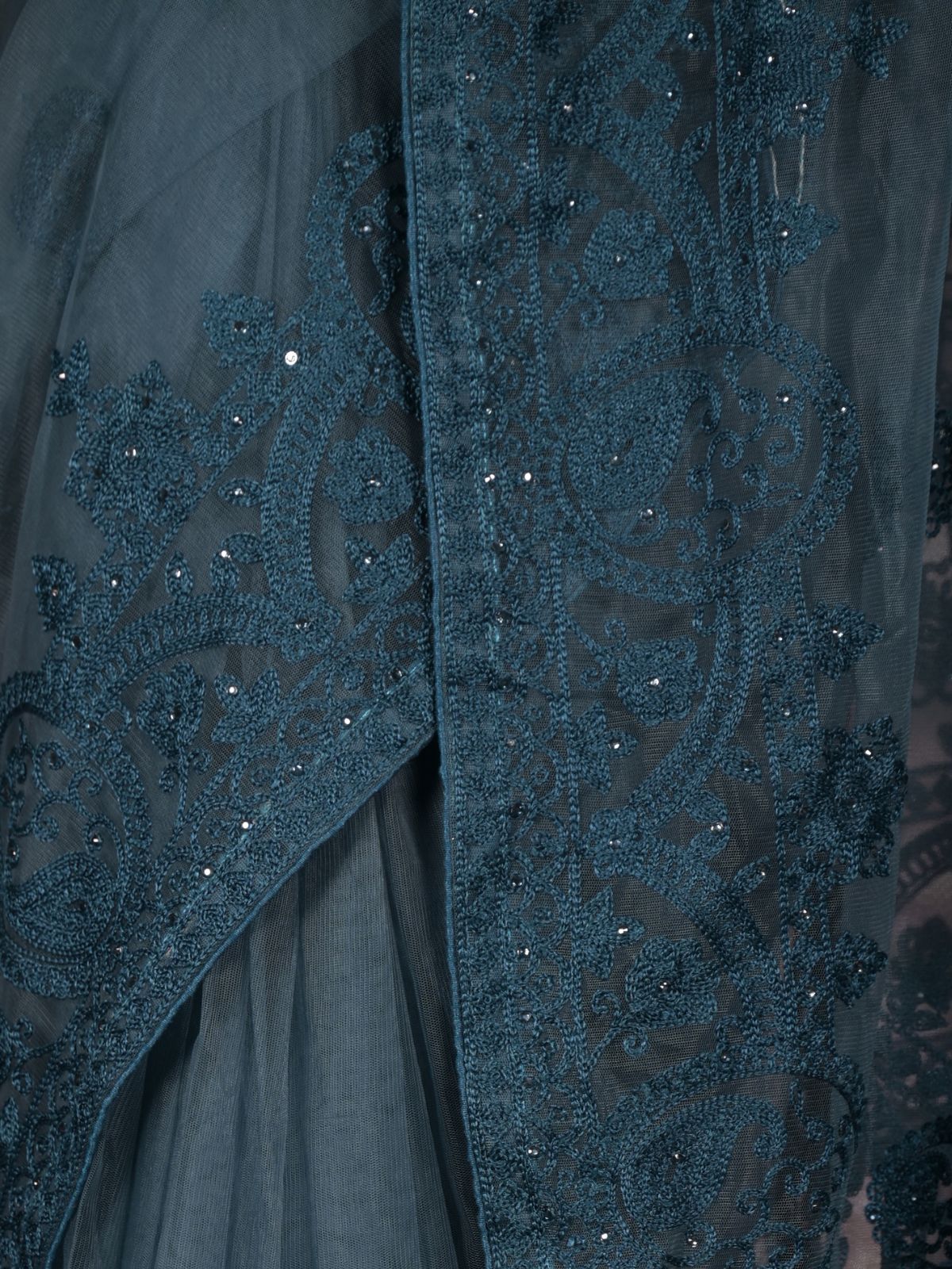 Odette Teal Embroidered Net Saree with Unstitched Blouse for Women - Image 5
