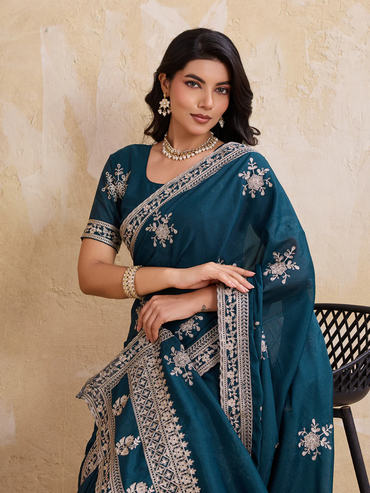 Odette Teal Georgette Printed Saree For Women - Image 4