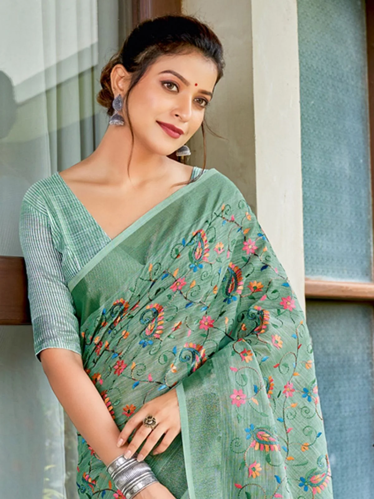 Odette Teal Green Cotton Linen Striped Saree For Women - Image 2