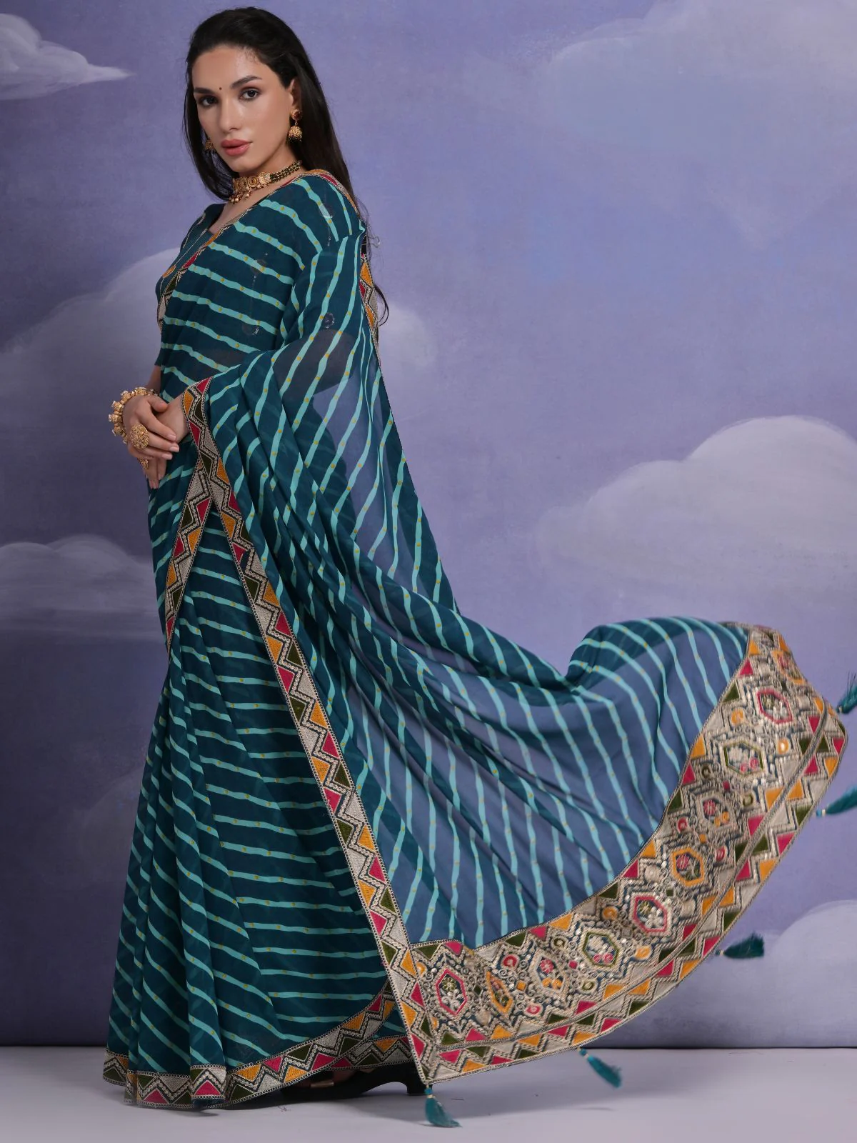 Odette Teal Printed Georgette Saree With Unstitched Blouse For Women - Image 2
