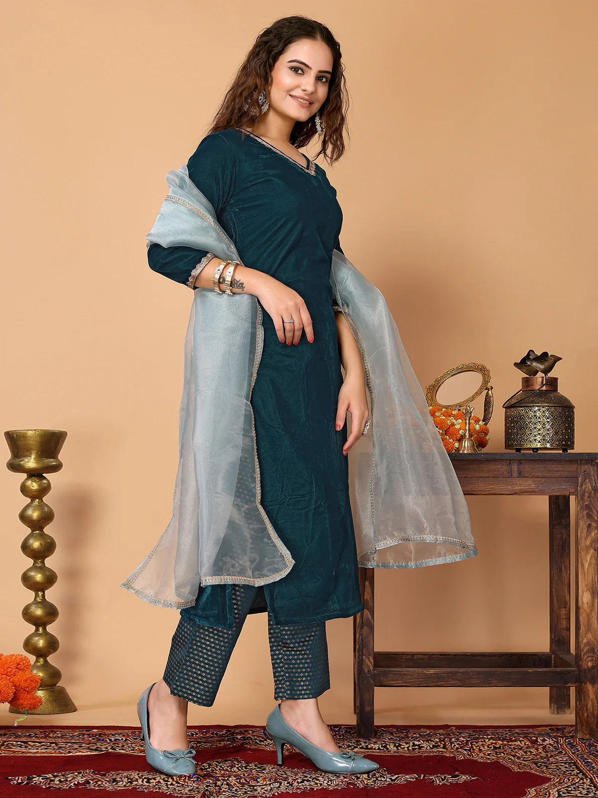 Odette Teal Velvet Solid Stitched Kurta Set For Women - Image 2