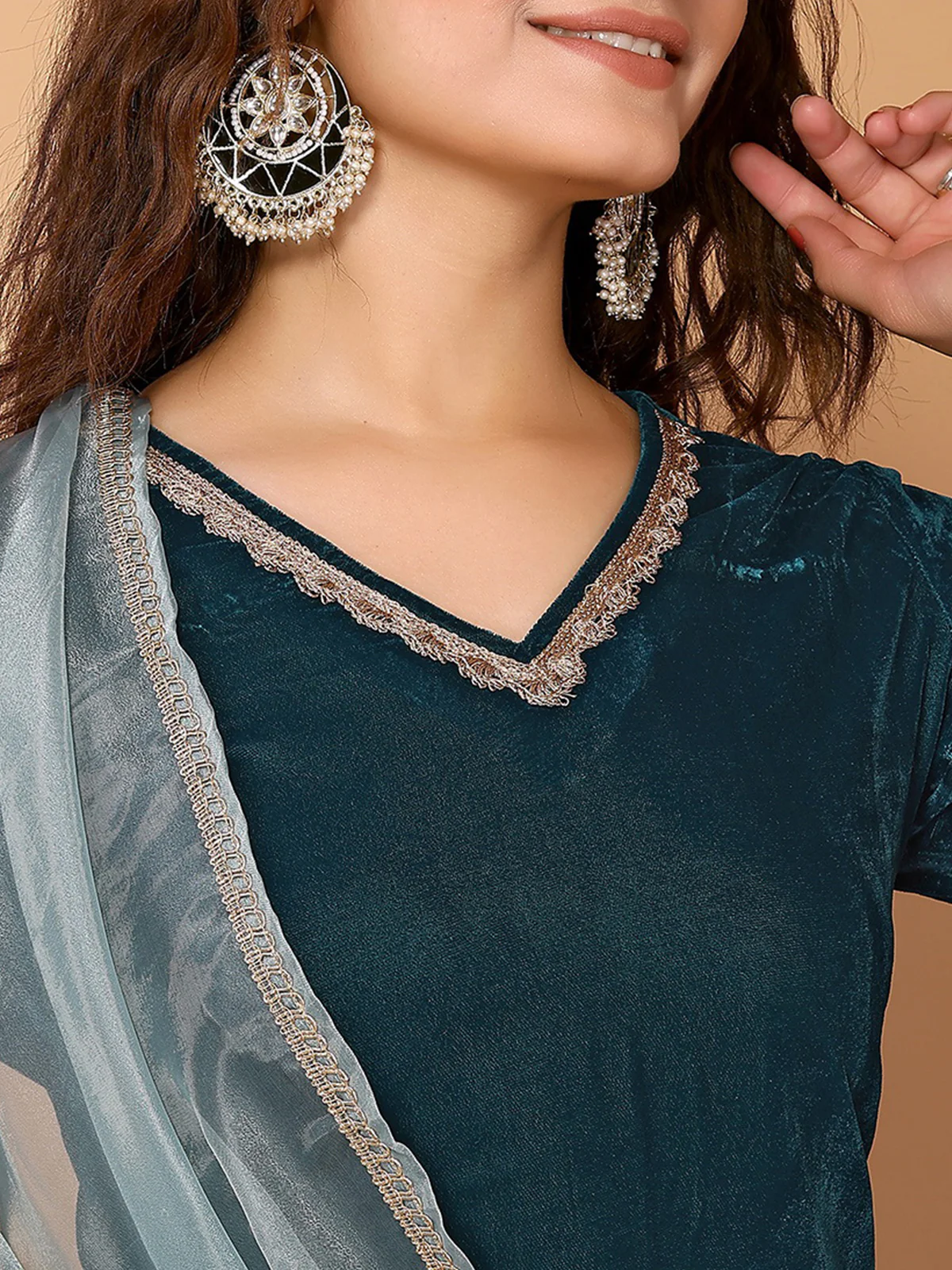 Odette Teal Velvet Solid Stitched Kurta Set For Women - Image 5