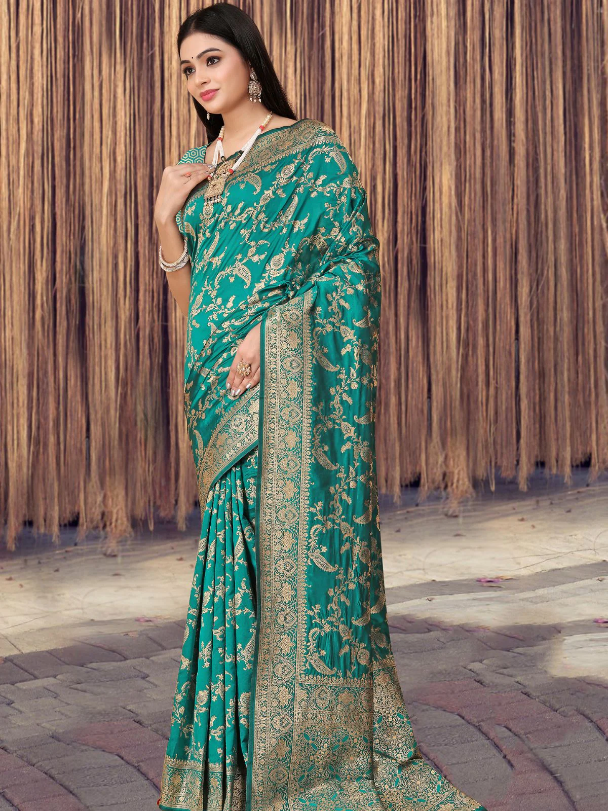 Odette Teal Woven Banarasi Silk Saree With unstitched Blouse For Women - Image 2