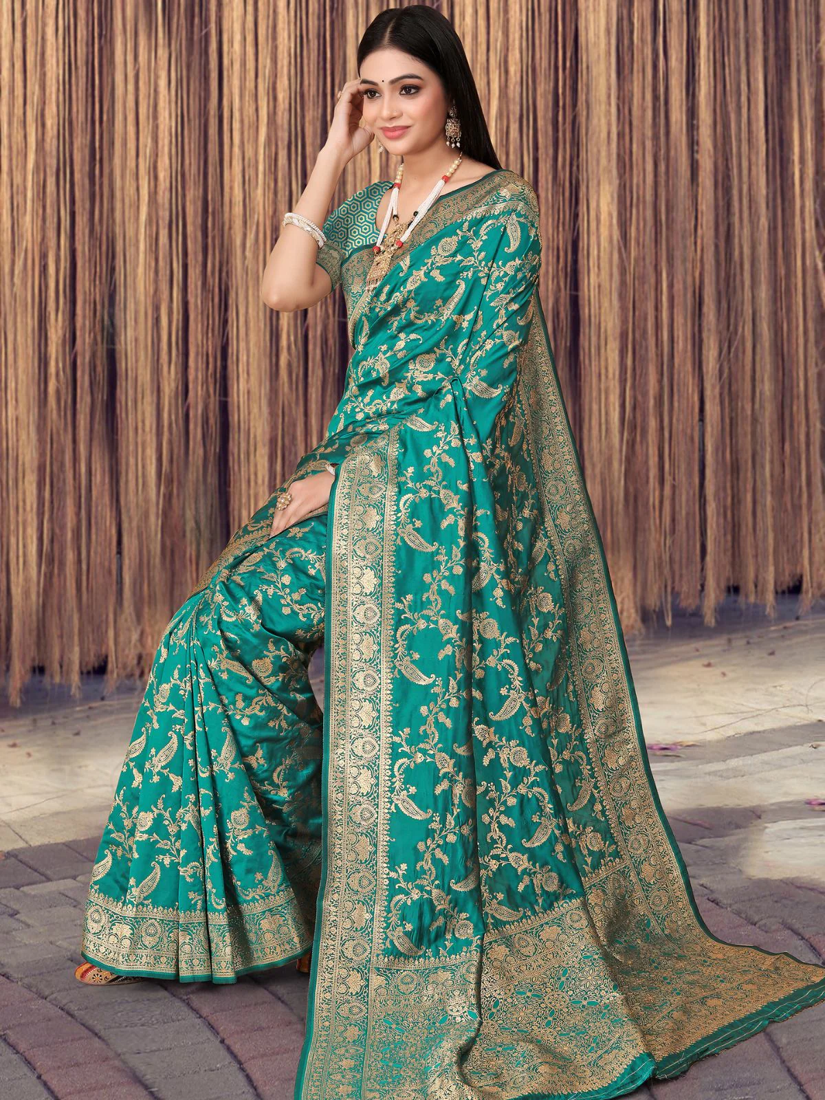 Odette Teal Woven Banarasi Silk Saree With unstitched Blouse For Women - Image 3