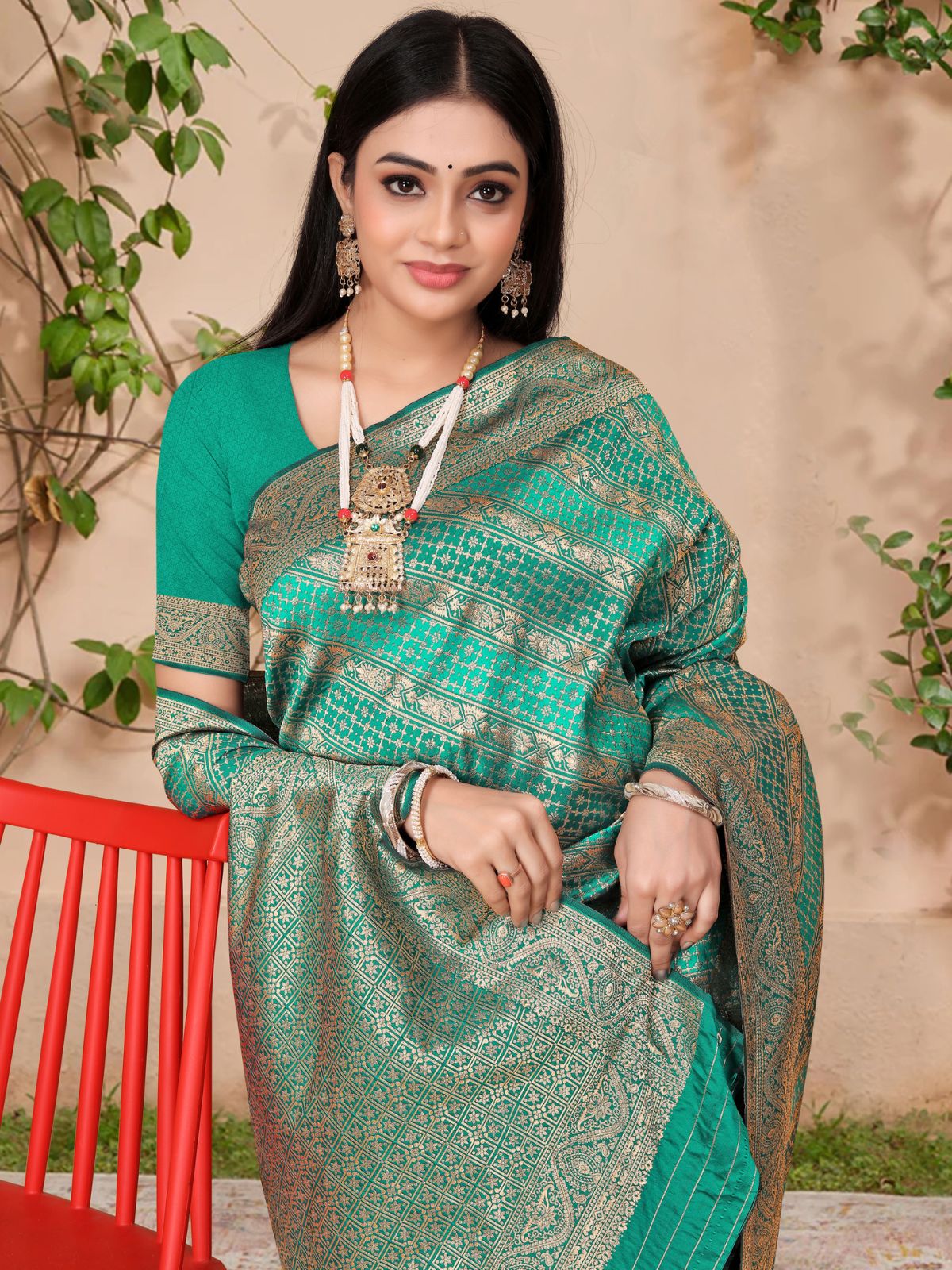 Odette Teal Woven Banarasi Silk Saree With Unstitched Blouse For Women - Image 4