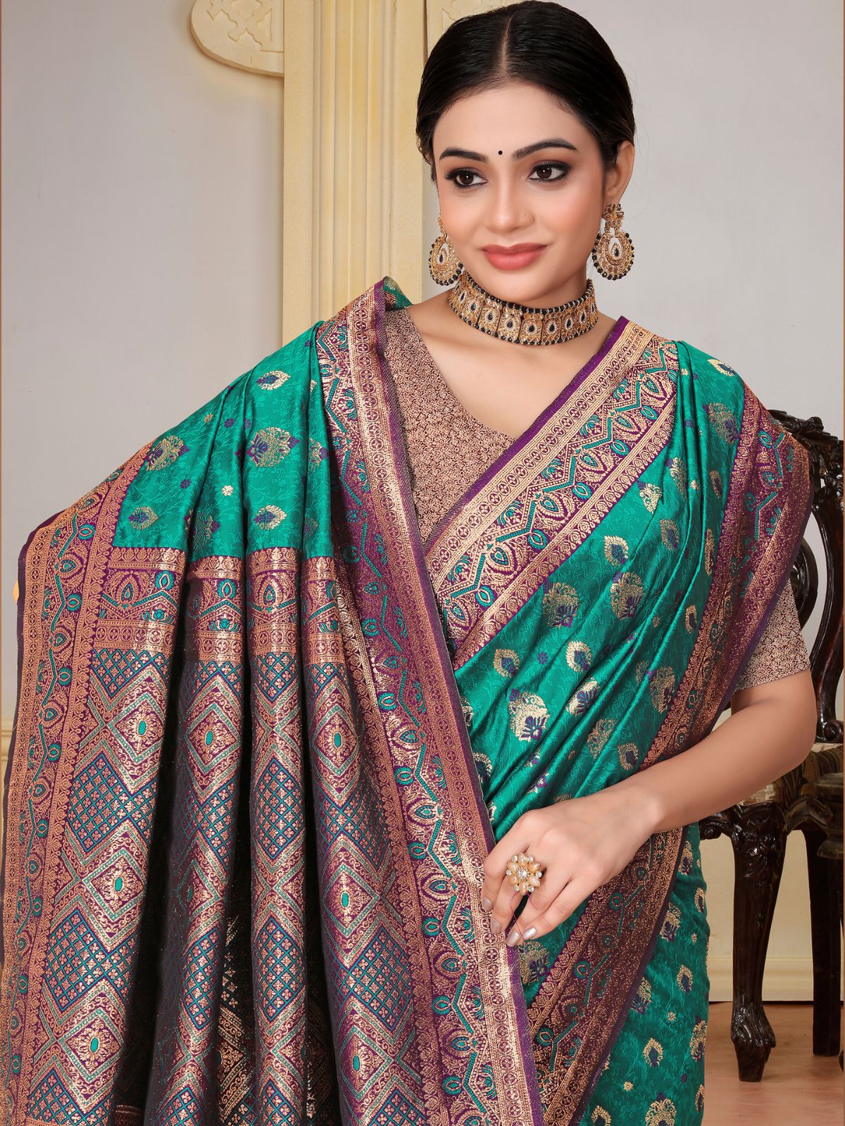 Odette Teal Woven Banarasi Silk Saree With unstitched Blouse For Women - Image 4