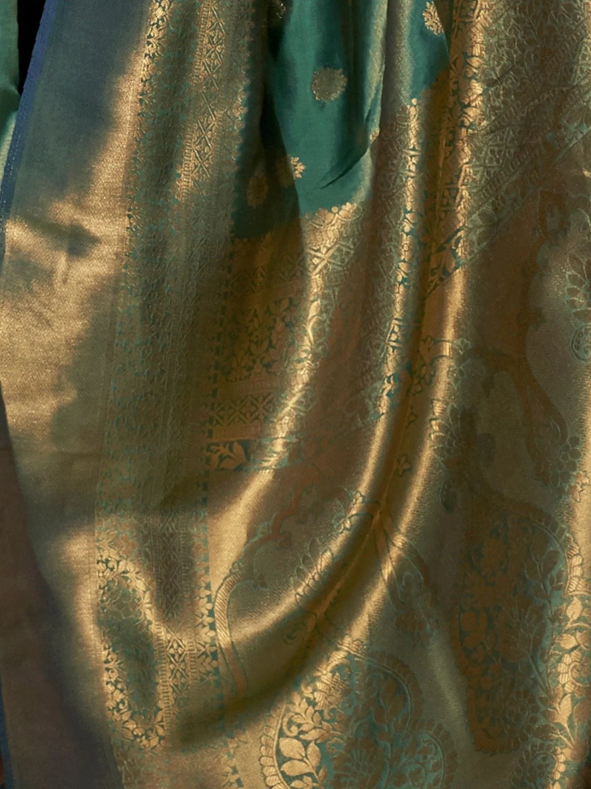 Odette Teal Woven Design Silk Blend Saree With Unstitched Blouse For Women - Image 3