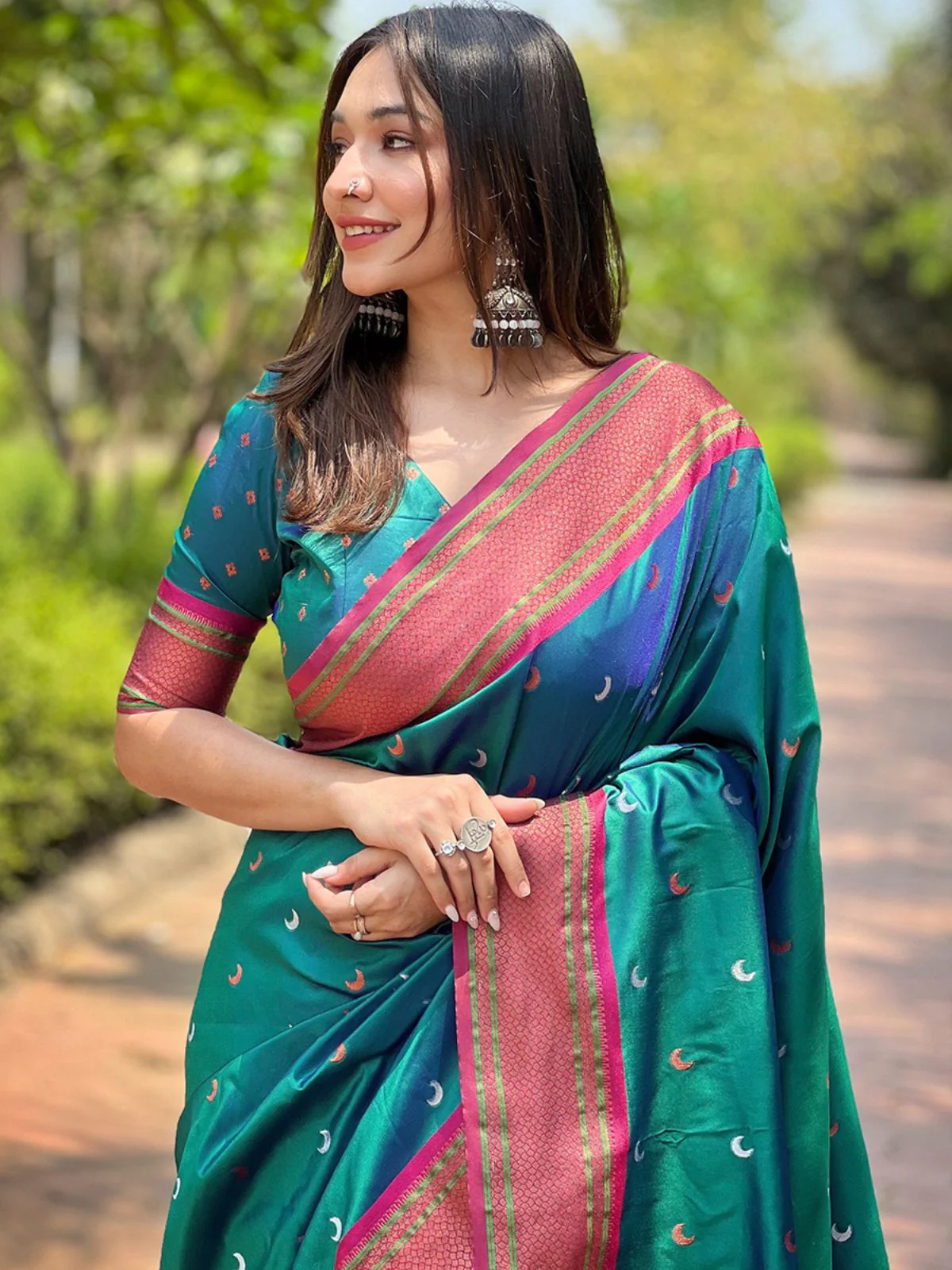 Odette Teal Woven Design Silk Blend Saree With Unstitched Blouse For Women - Image 3