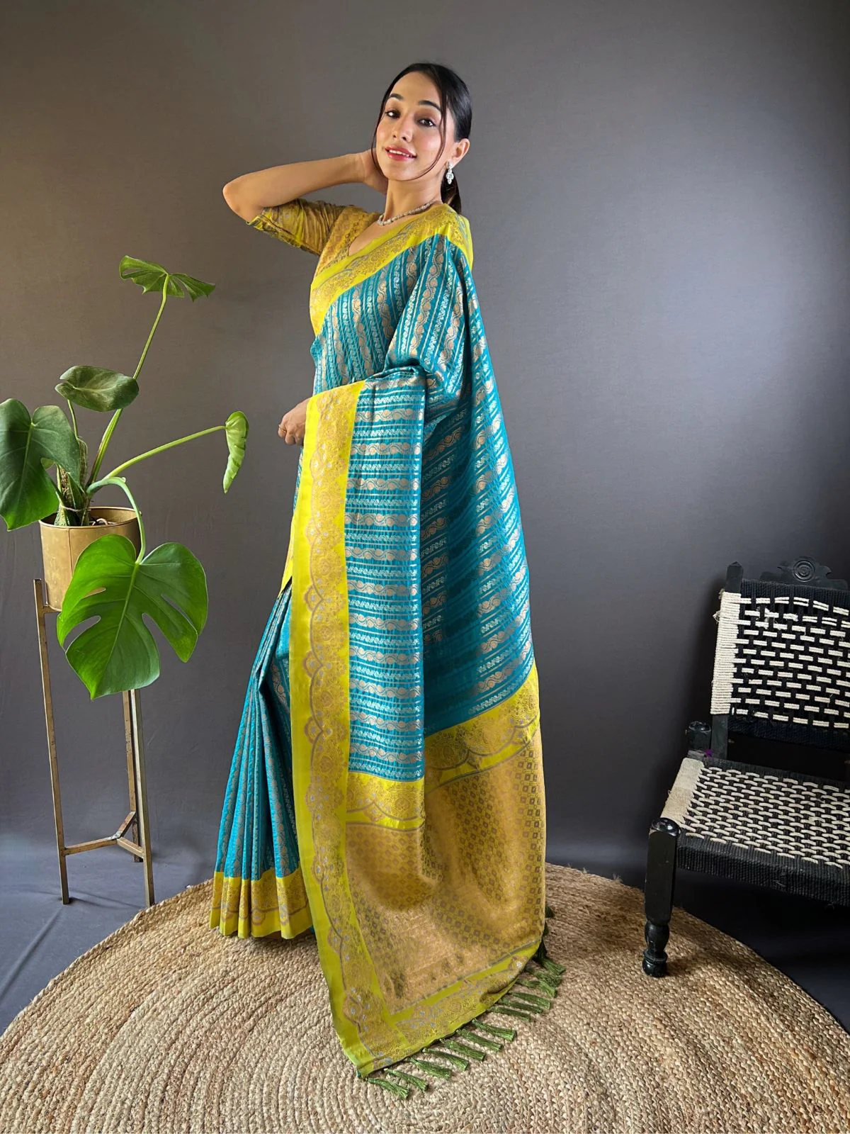 Odette Teal Woven Design Soft Silk Saree With Unstitched Blouse For Women - Image 2