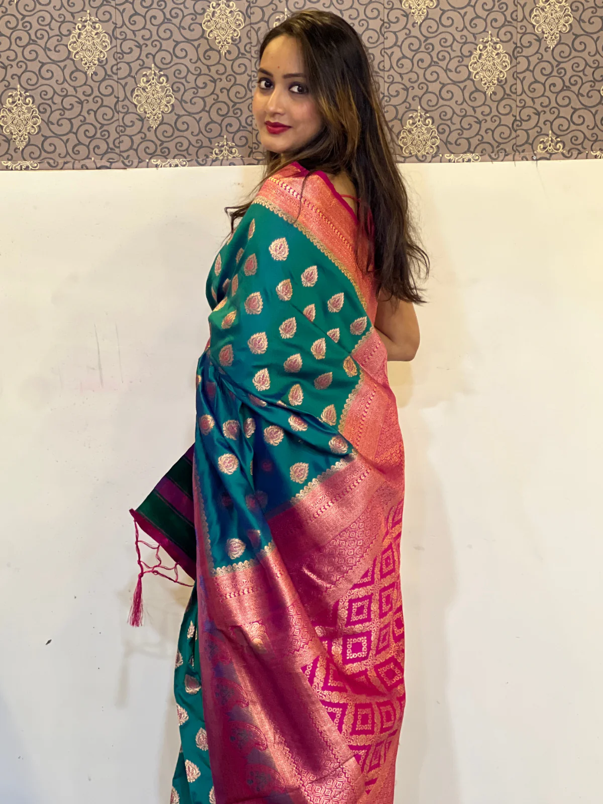 Odette Teal Woven Design Soft Silk Saree With Unstitched Blouse For Women - Image 2