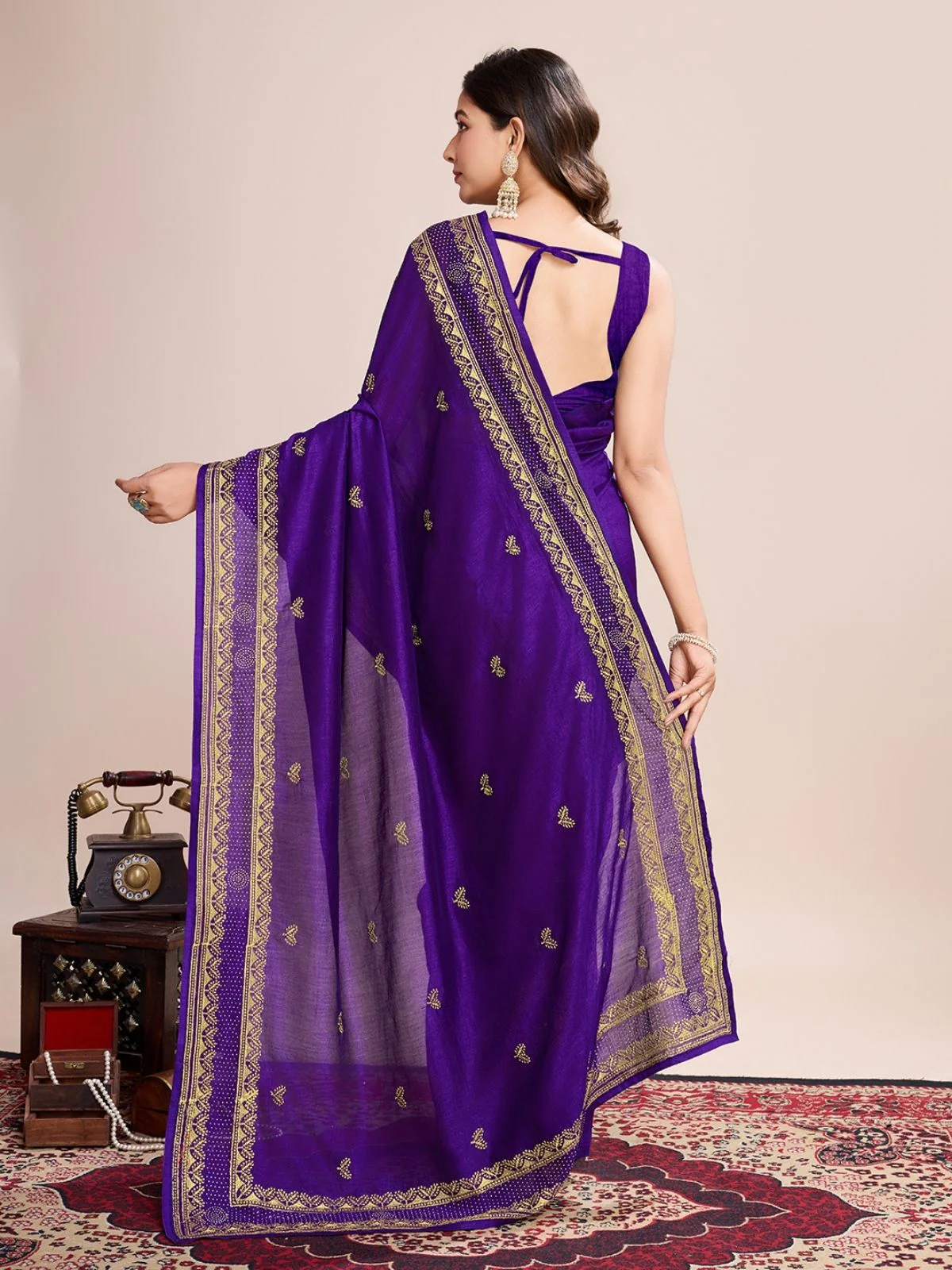 Odette Violet Silk Blend Embroidered Saree With Unstitched Blouse For Women - Image 3