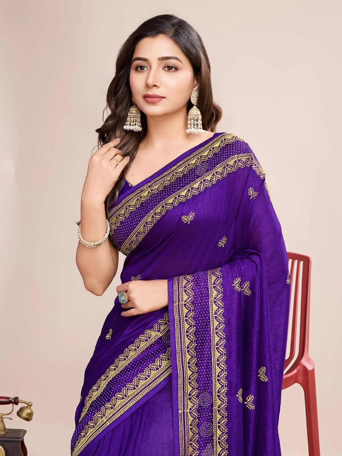 Odette Violet Silk Blend Embroidered Saree With Unstitched Blouse For Women - Image 4