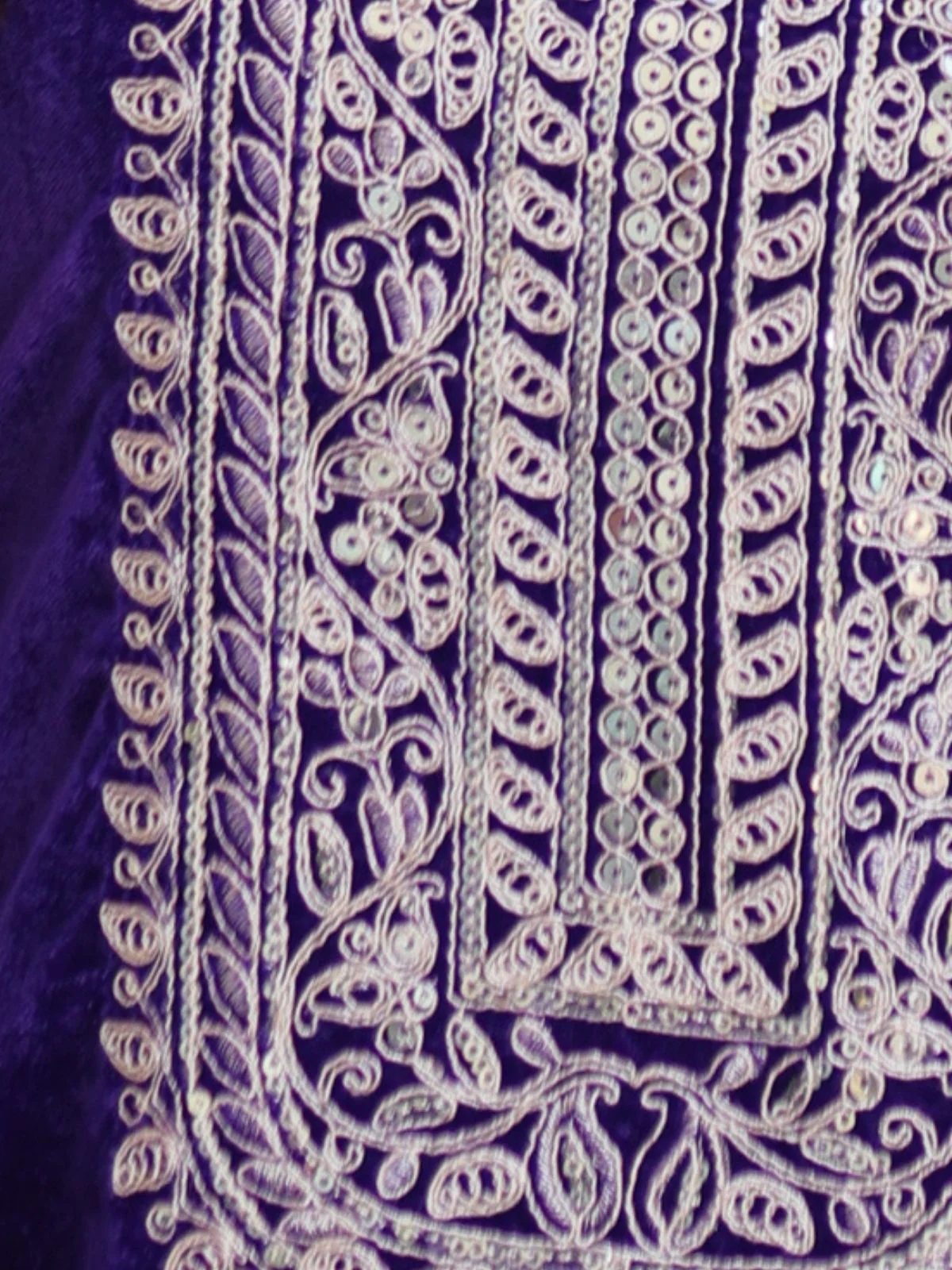 Odette Violet Velvet Embroidered Kurta Set For Women - Image 5