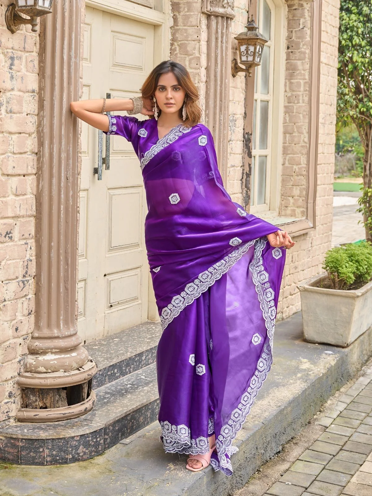 Odette Voilet Chiffon Embellished Saree For Women - Image 3