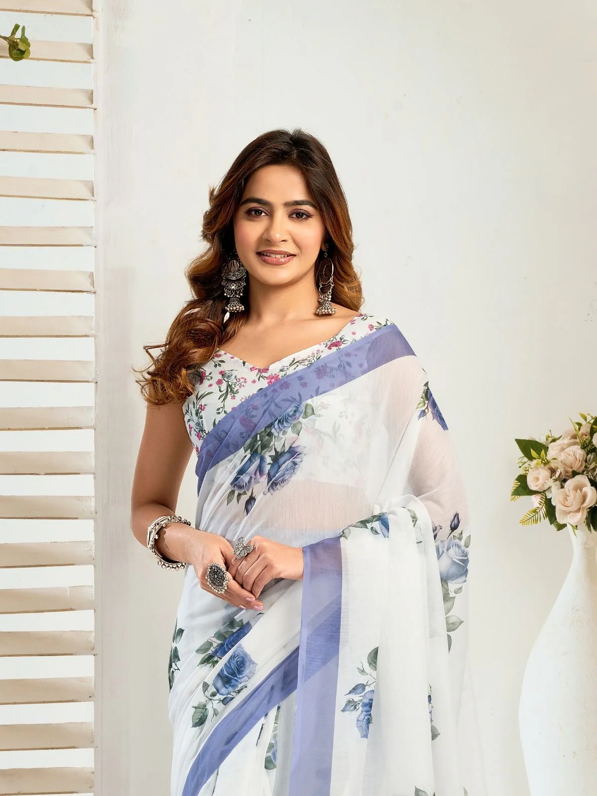 Odette White And Blue Cotton Linen Zari Work Saree For Women - Image 5