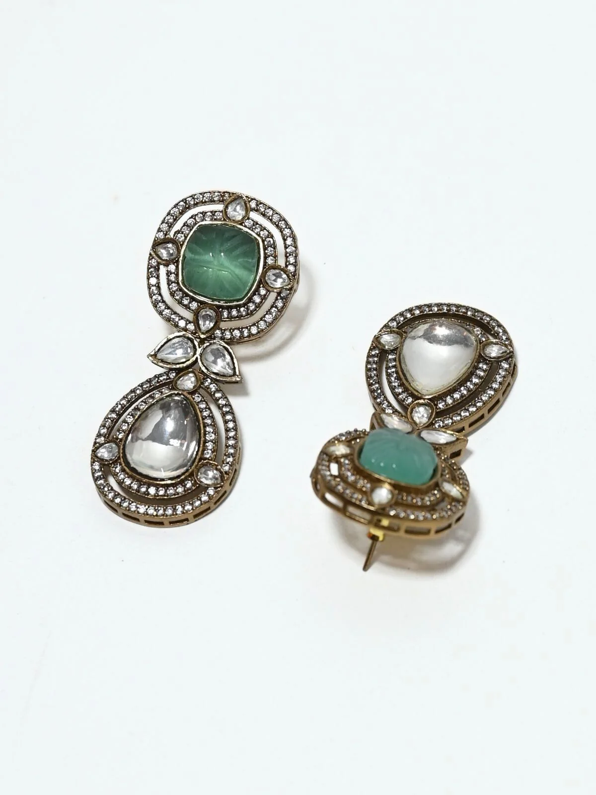 Odette White And Green Alloy Kundan And Stone Jewellery Set For Women - Image 6