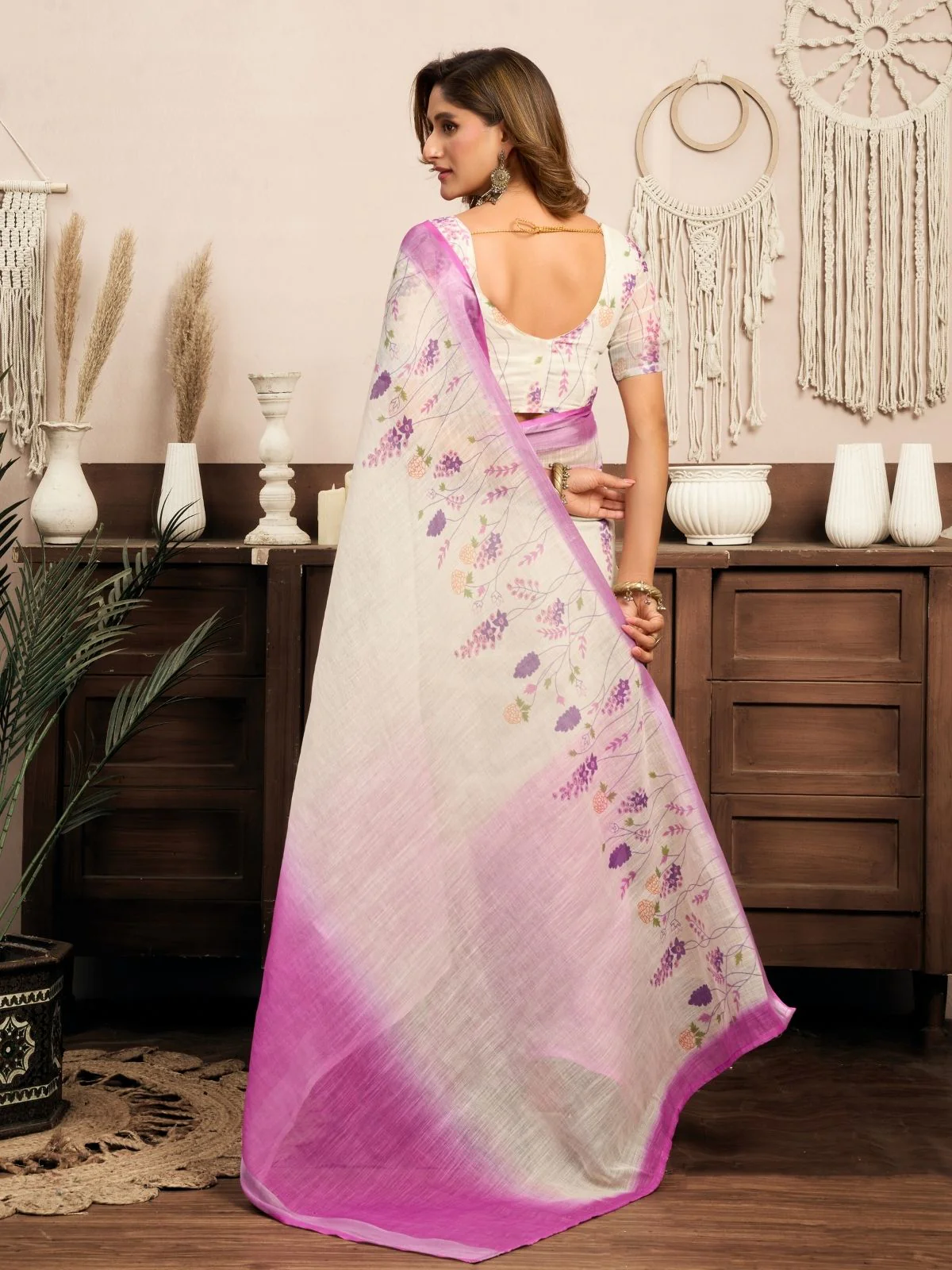 Odette White And Pink Cotton Linen Zari Work Saree For Women - Image 4