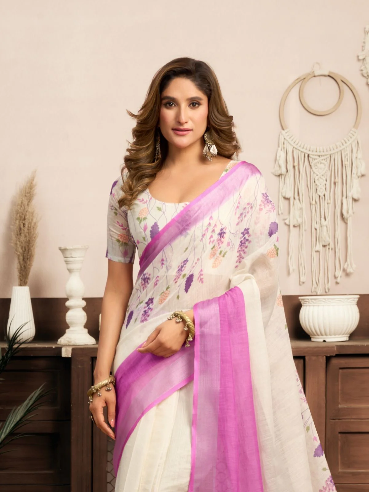 Odette White And Pink Cotton Linen Zari Work Saree For Women - Image 5
