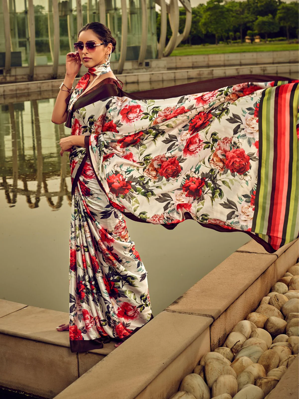 Odette White And Red Satin Printed Saree With Unstitched Blouse For Women - Image 2