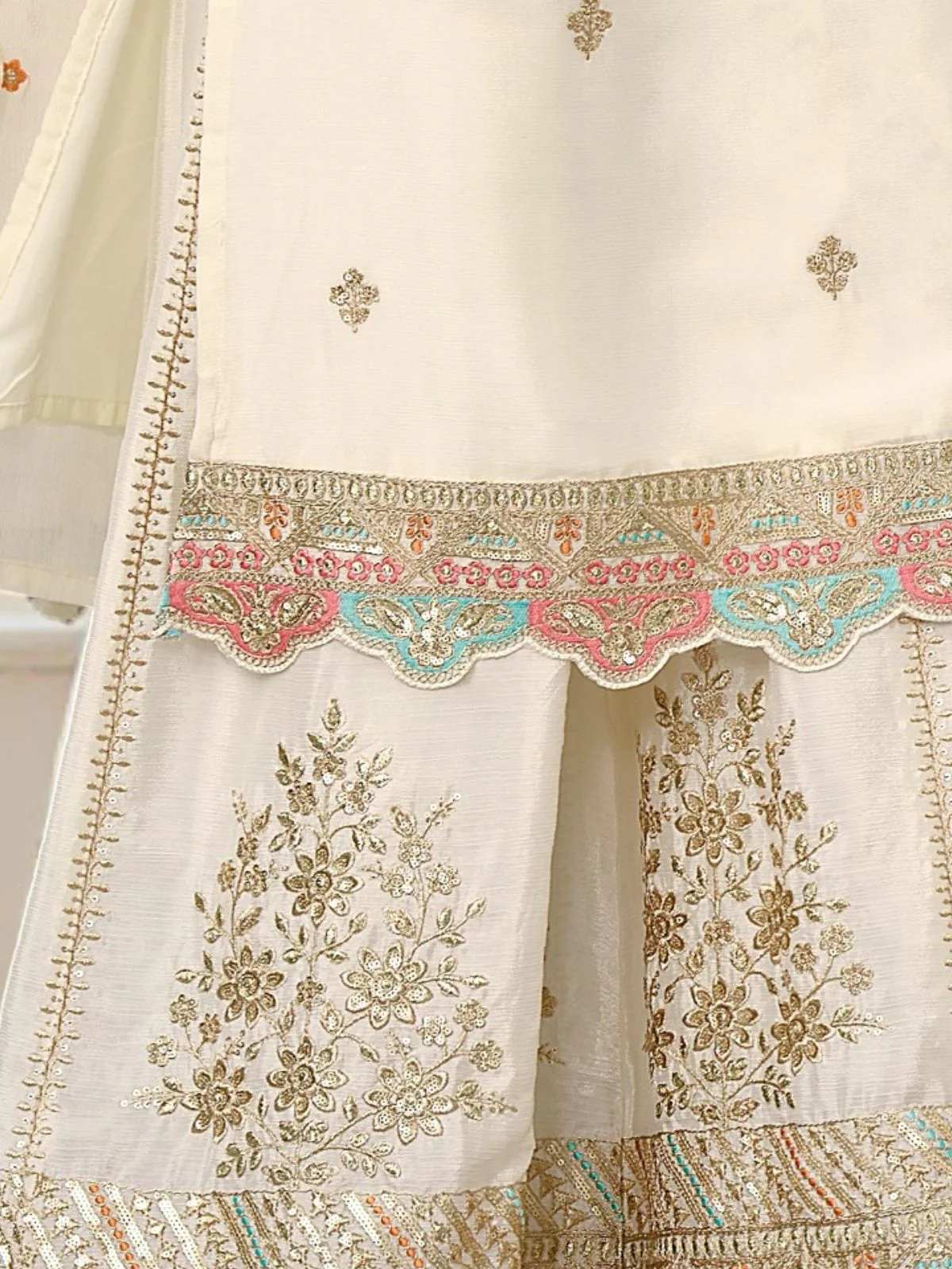 Odette White Chinon Embroidered Stitched Kurta Set For Women - Image 5