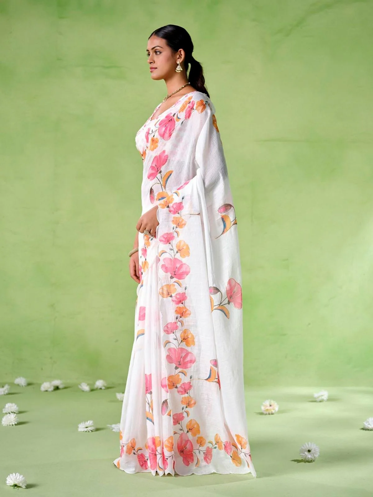 Odette White Cotton Linen Solid Printed Saree For Women - Image 2