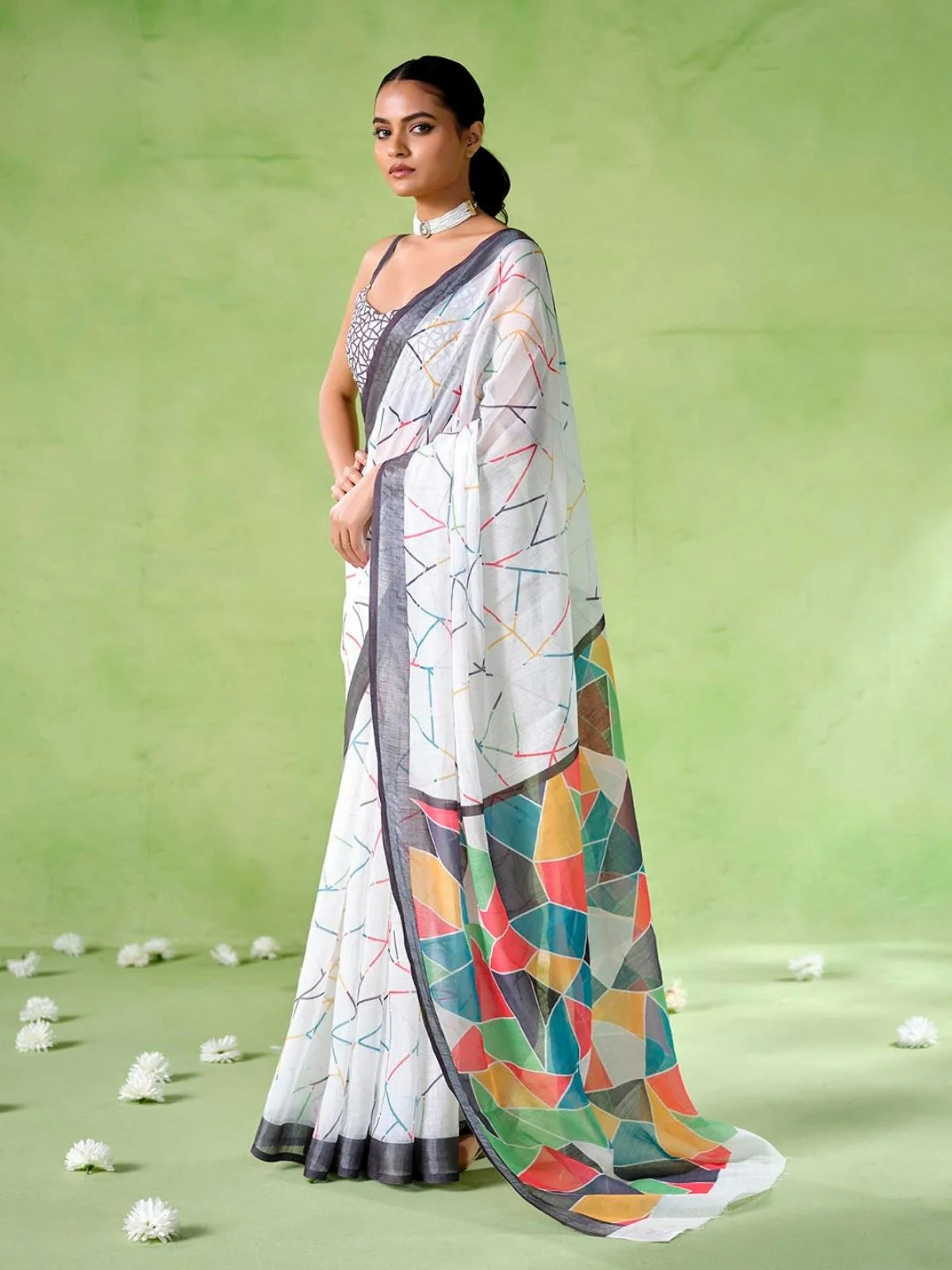 Odette White Cotton Linen Solid Printed Saree For Women - Image 3