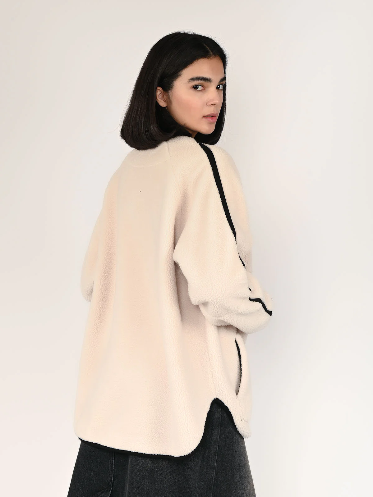 Odette White Faux Fur Solid Jacket For Women - Image 4
