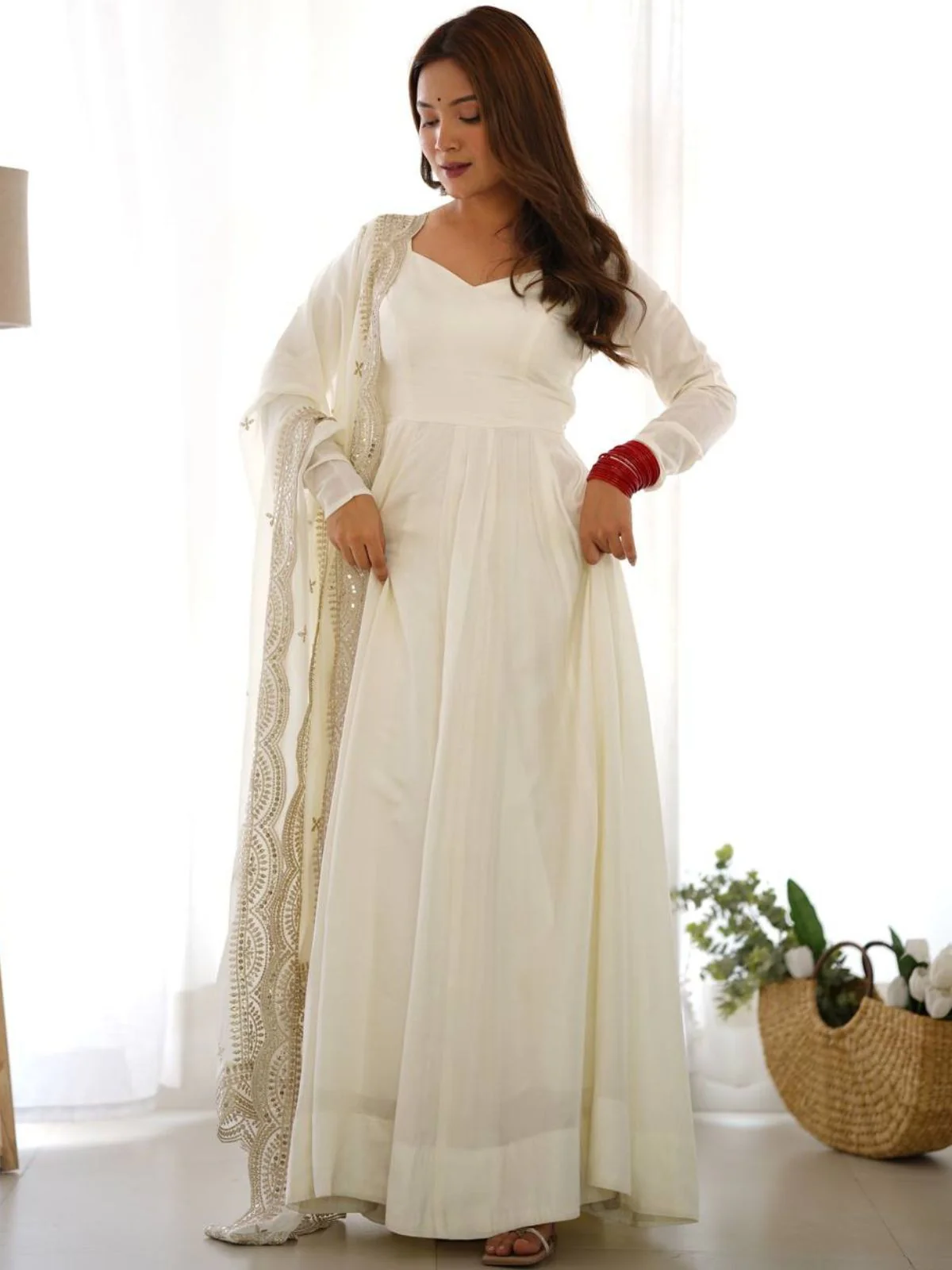 Odette White Georgette Plain Kurta Set For Women