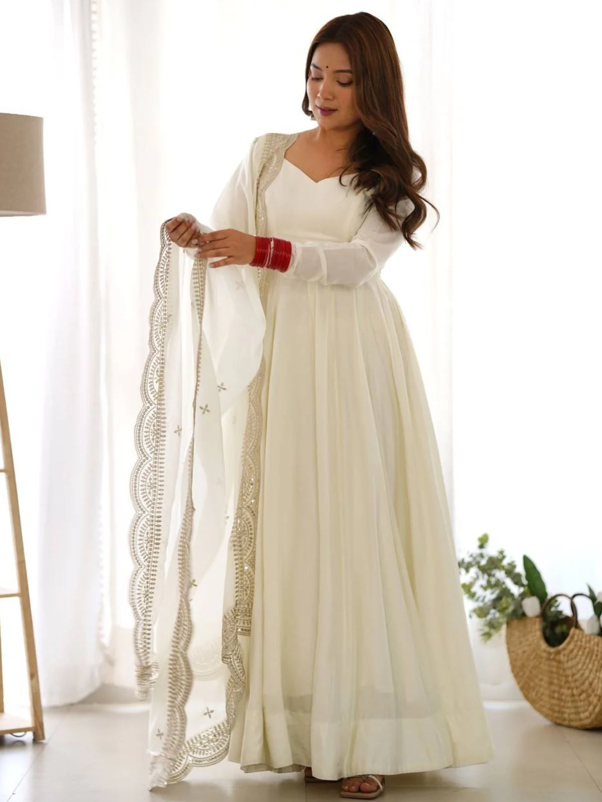 Odette White Georgette Plain Kurta Set For Women - Image 2