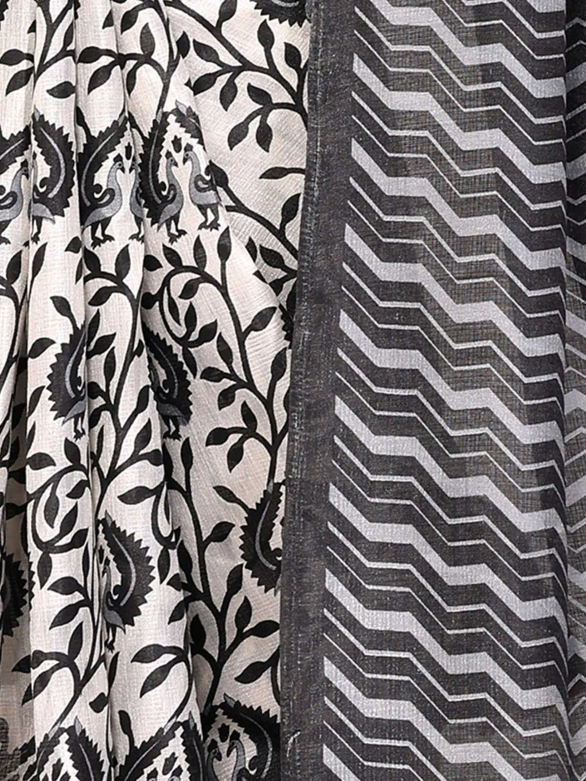Odette White Khadi Printed Saree With Unstitched Blouse For Women - Image 5