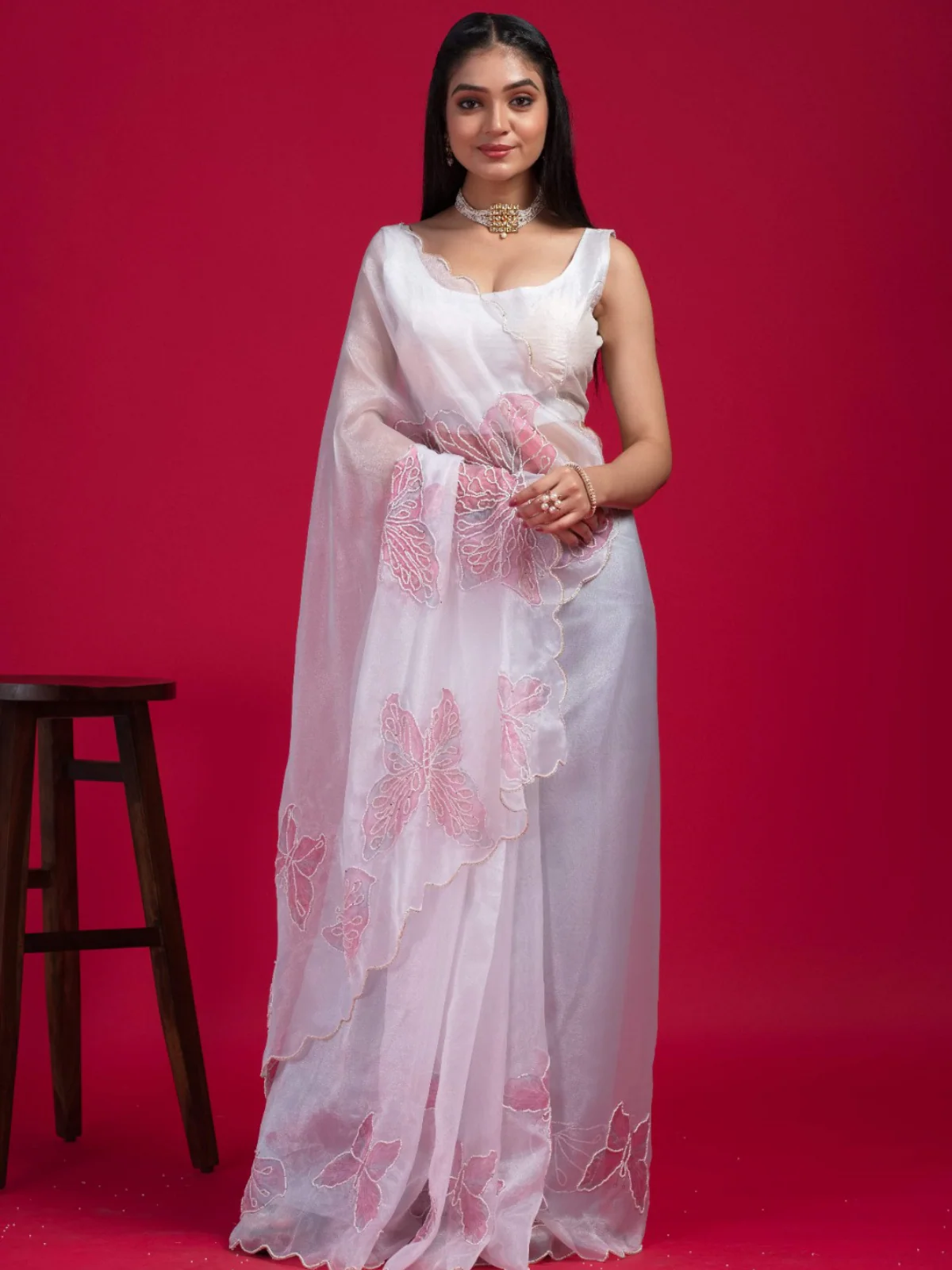 Odette White Organza Printed Saree with Unstitched Blouse for Women - Image 2