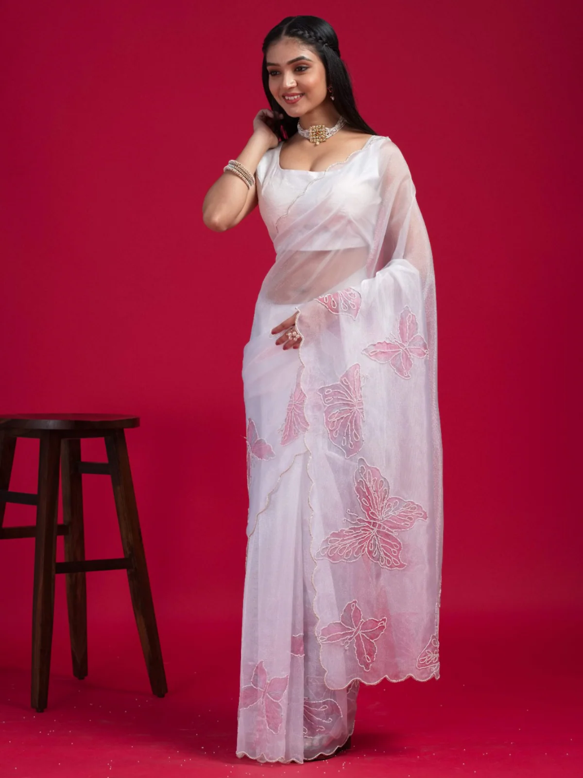 Odette White Organza Printed Saree with Unstitched Blouse for Women - Image 3