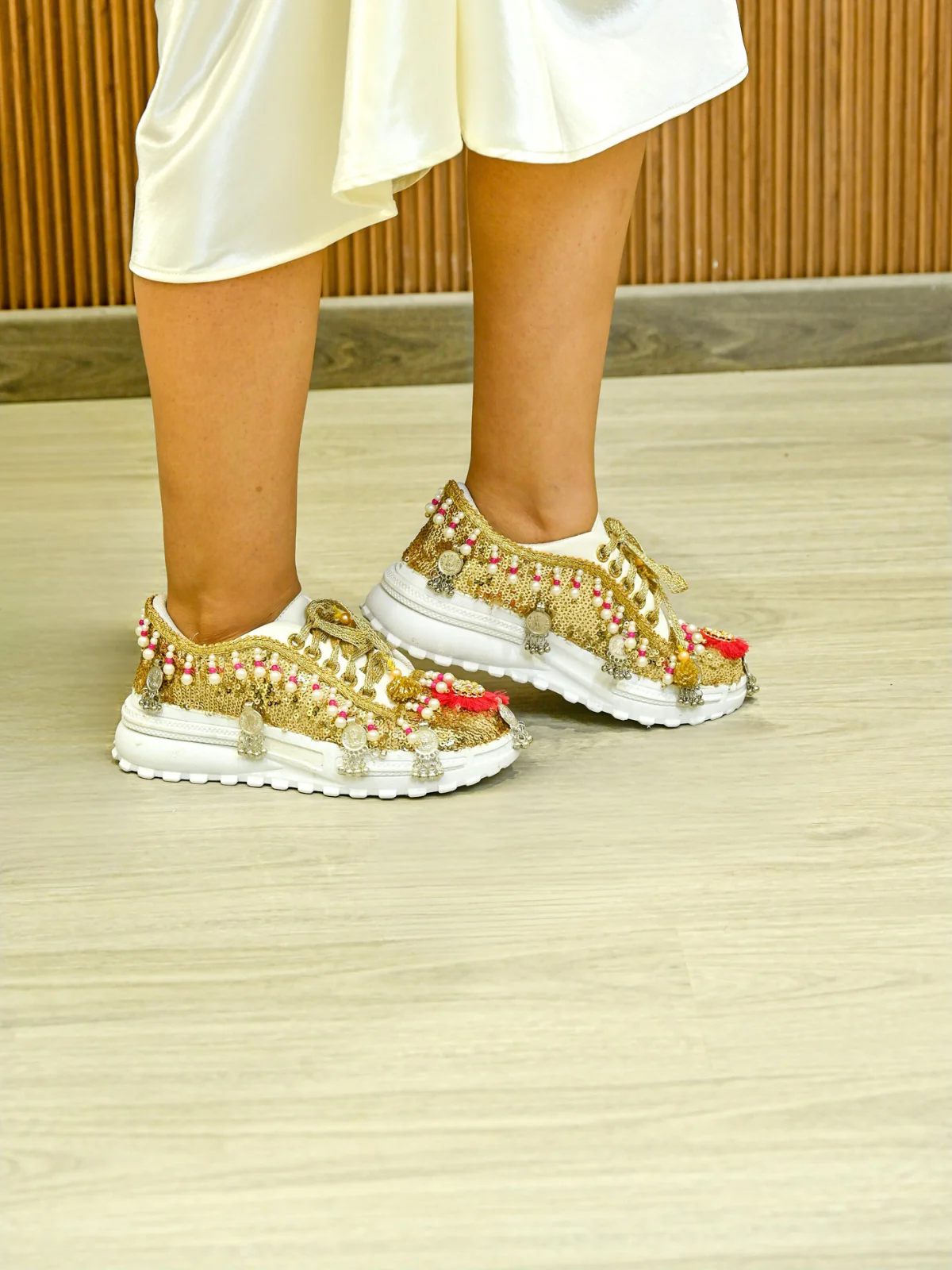 Odette White & Pink Embellished Shoes For Women - Image 7
