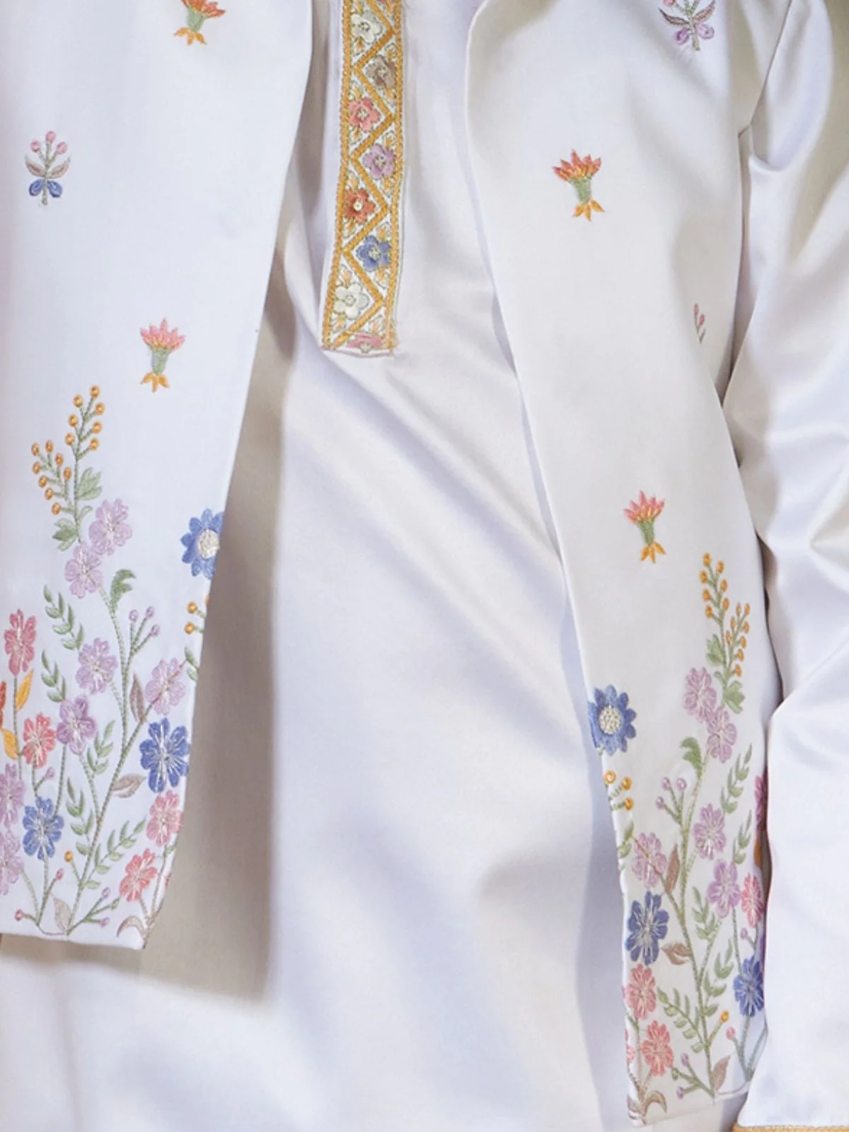 Odette White Satin Embellished Stitched Kurta Set For Kids - Image 7