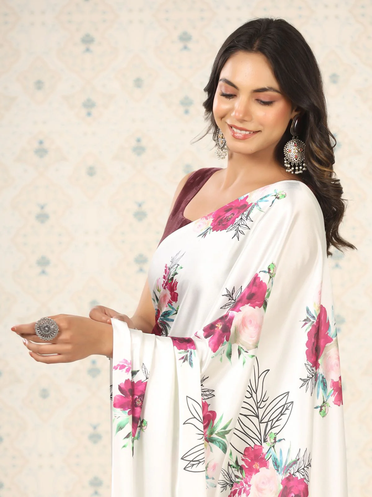 Odette White Satin Printed Saree With Unstitched Blouse For Women - Image 4