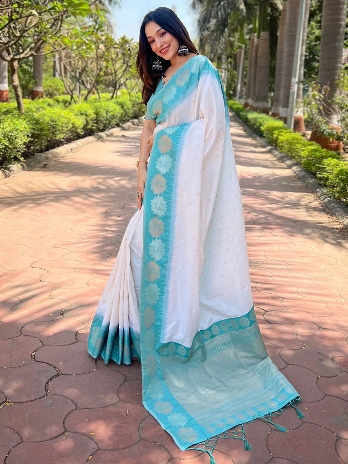 Odette White Woven Design Soft Silk Saree With Unstitched Blouse For Women - Image 2