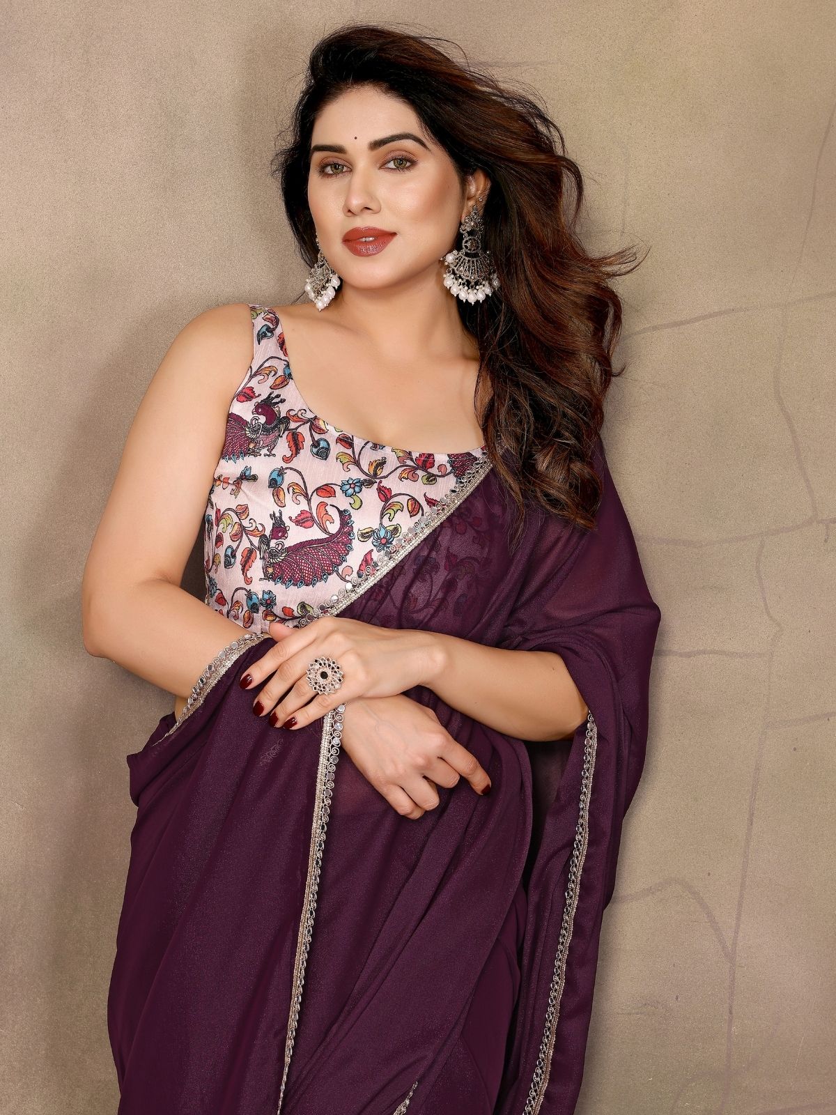 Odette Wine Georgette Plain Saree With Unstitched Blouse For Women - Image 4