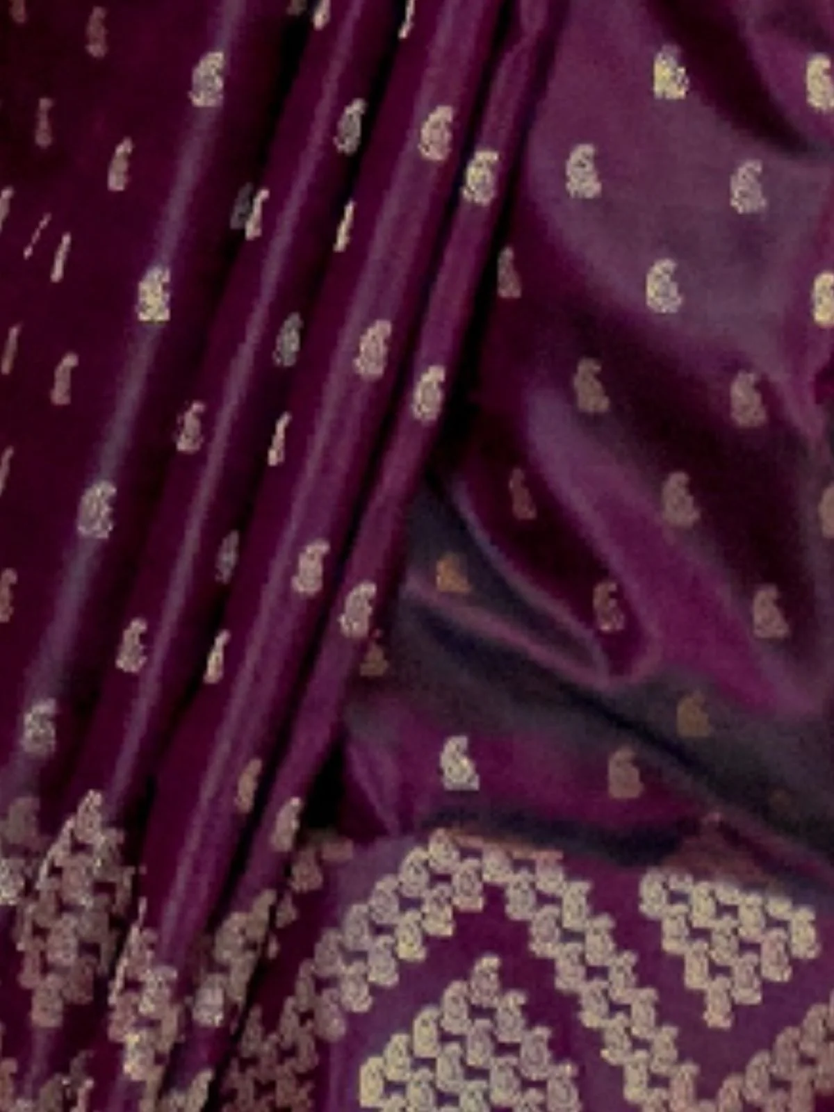 Odette Wine Satin Woven Saree With Unstitched Blouse For Women - Image 3