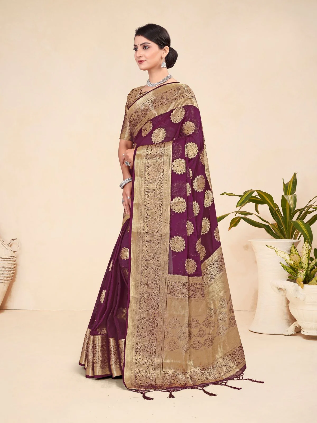 Odette Wine Viscose  Woven Saree With Unstitched Blouse For Women - Image 2