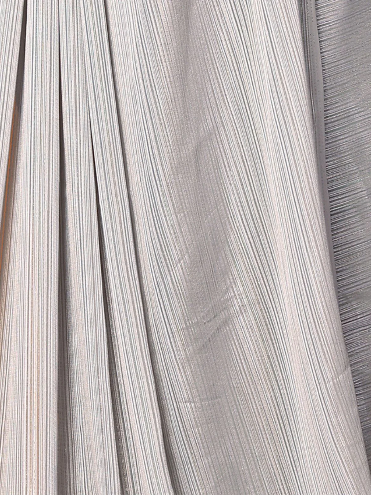 Odette Women Grey Polyester Solid Saree With Unstitched Blouse - Image 4